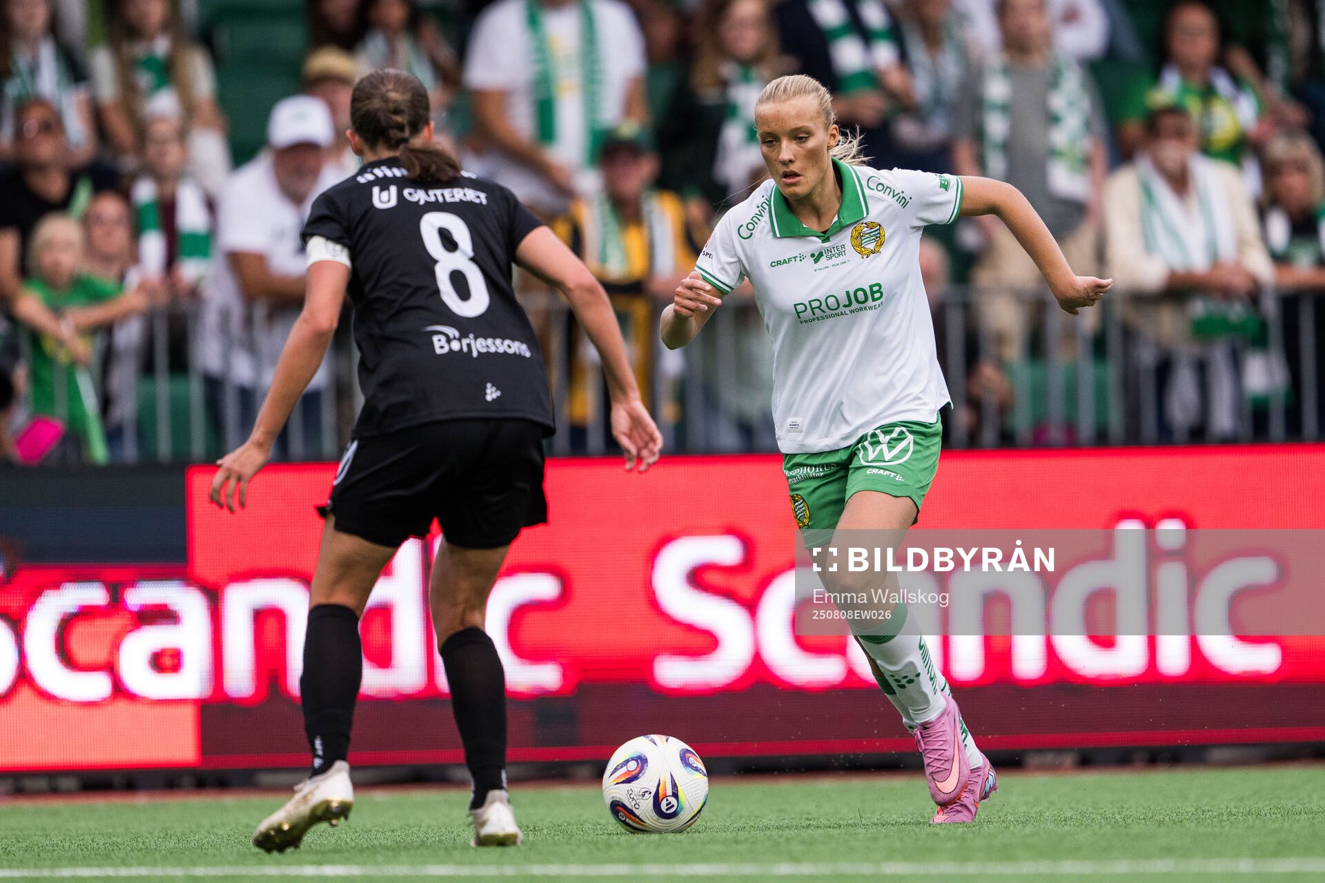 Alingsås Tove Lorén och Hammarbys Smilla Holmberg
