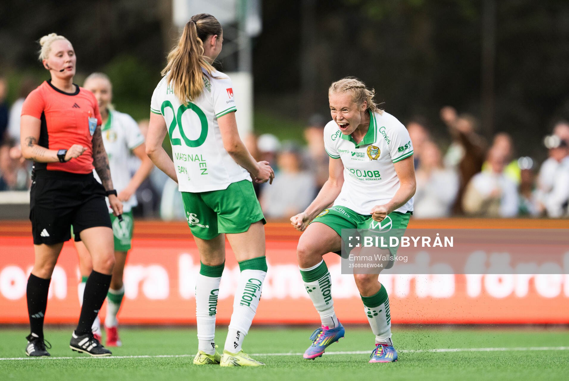 Hammarbys Vilde Hasund och Julie Blakstad jublar