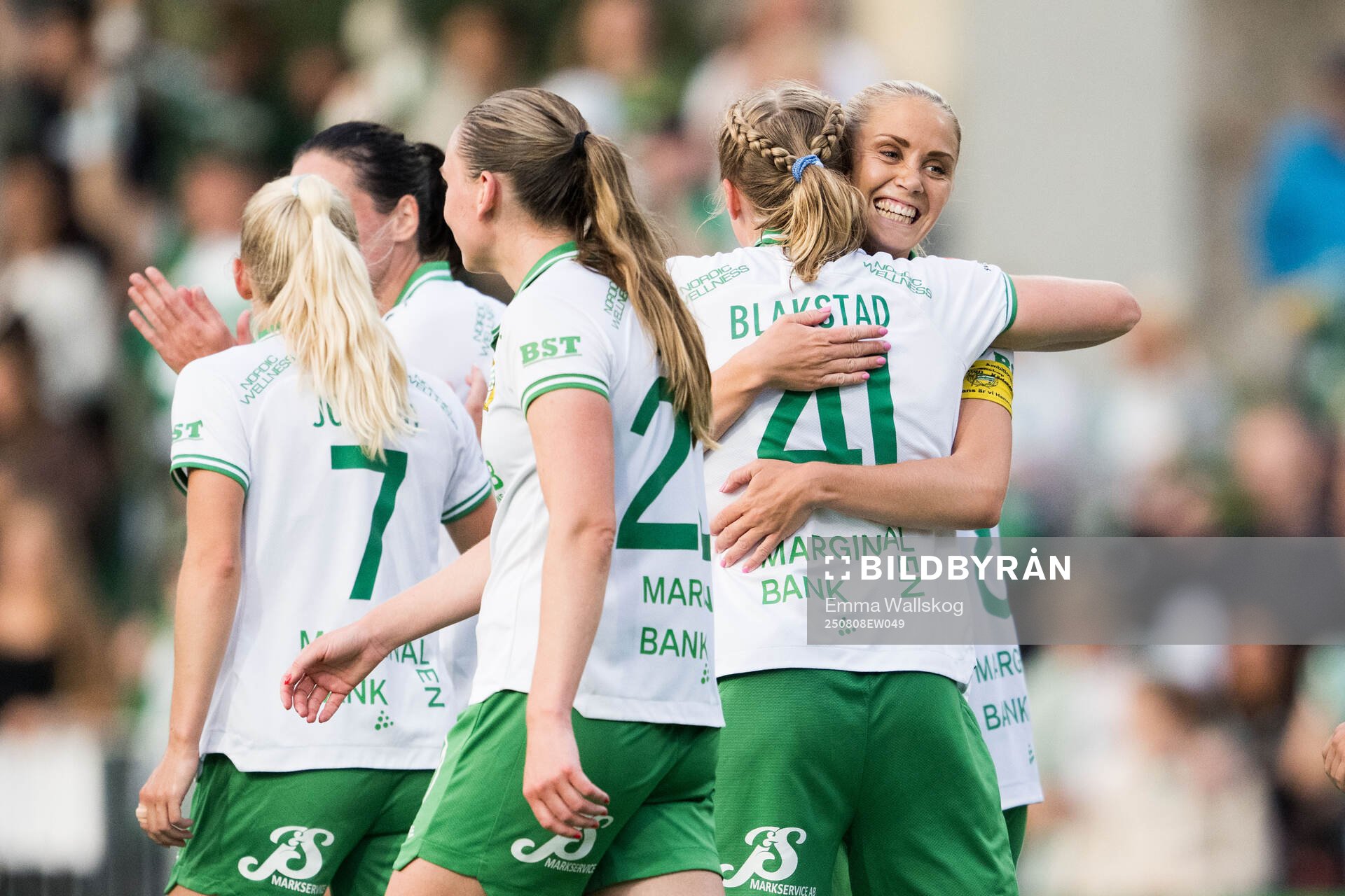 Hammarbys Julie Blakstad och Alice Carlsson jublar