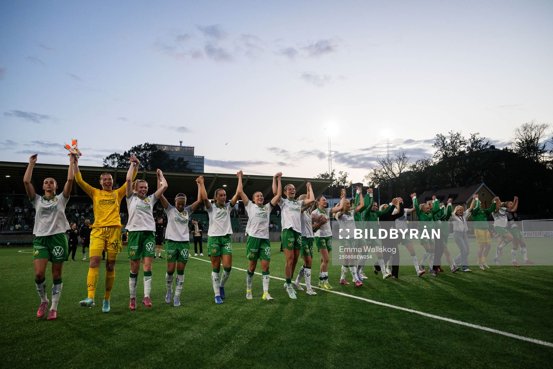 Hammarbys spelare jublar