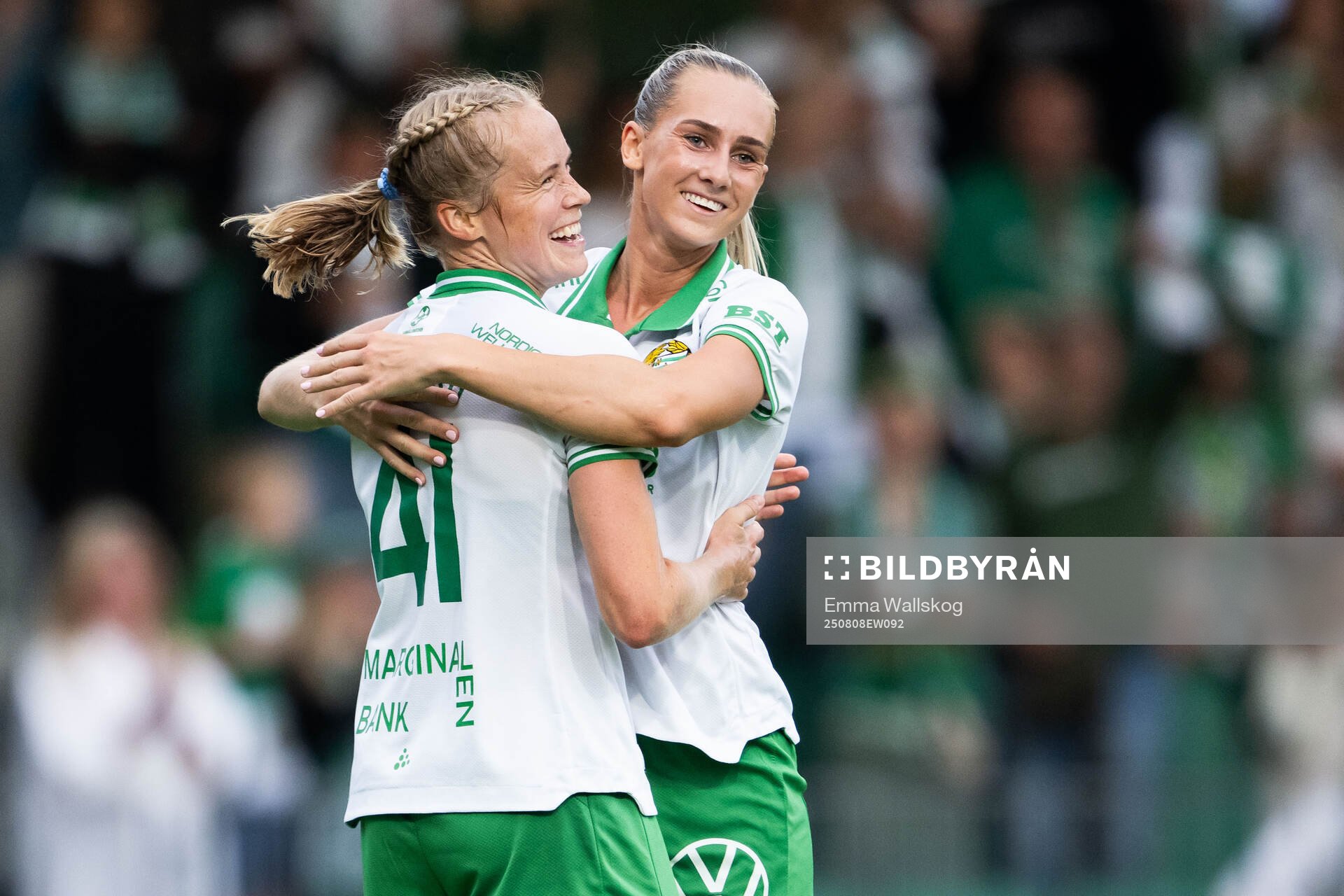 Hammarbys Julie Blakstad jublar med Ellen Wangerheim