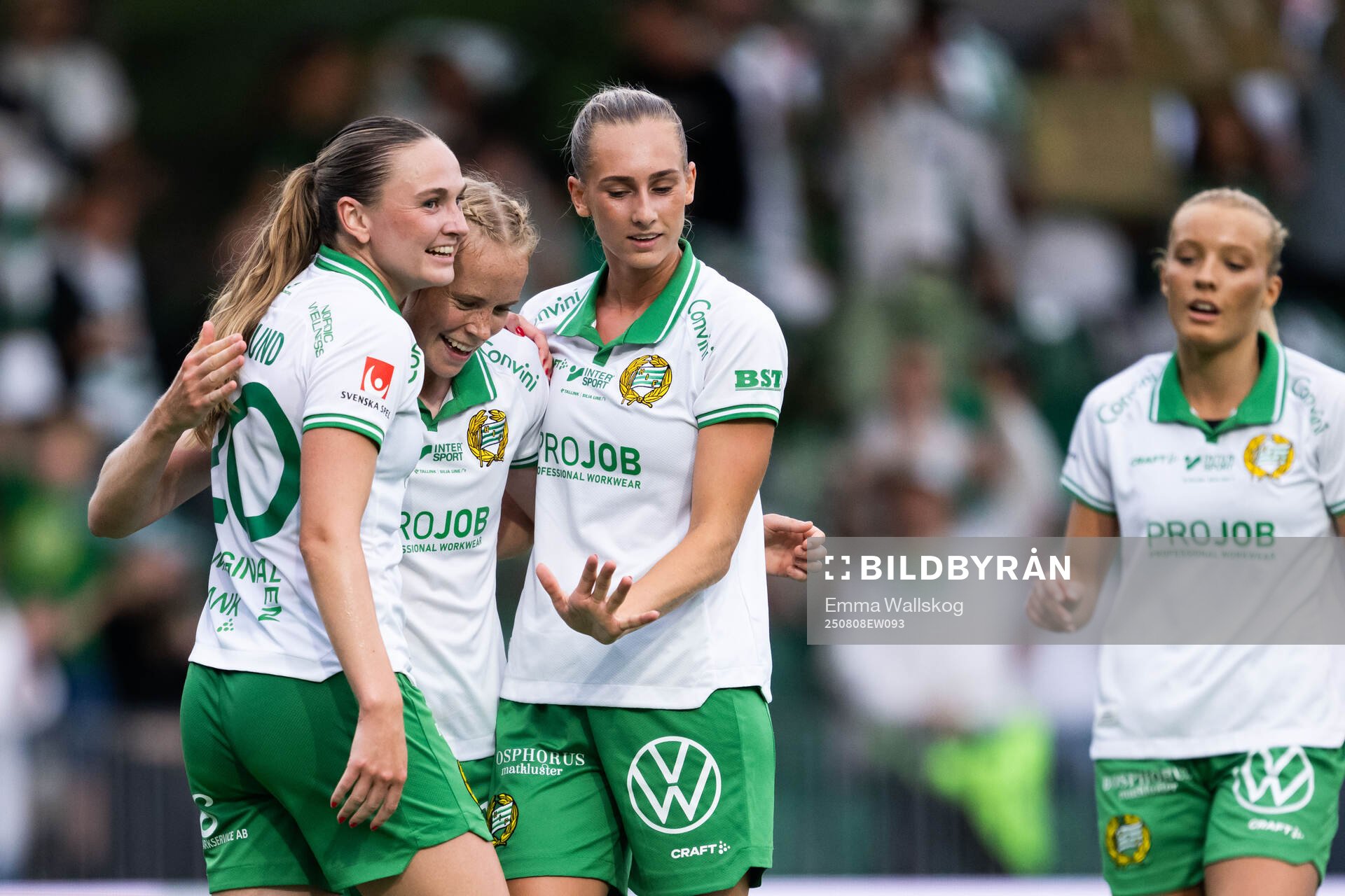 Hammarbys Julie Blakstad jublar med Vilde Hasund och Ellen