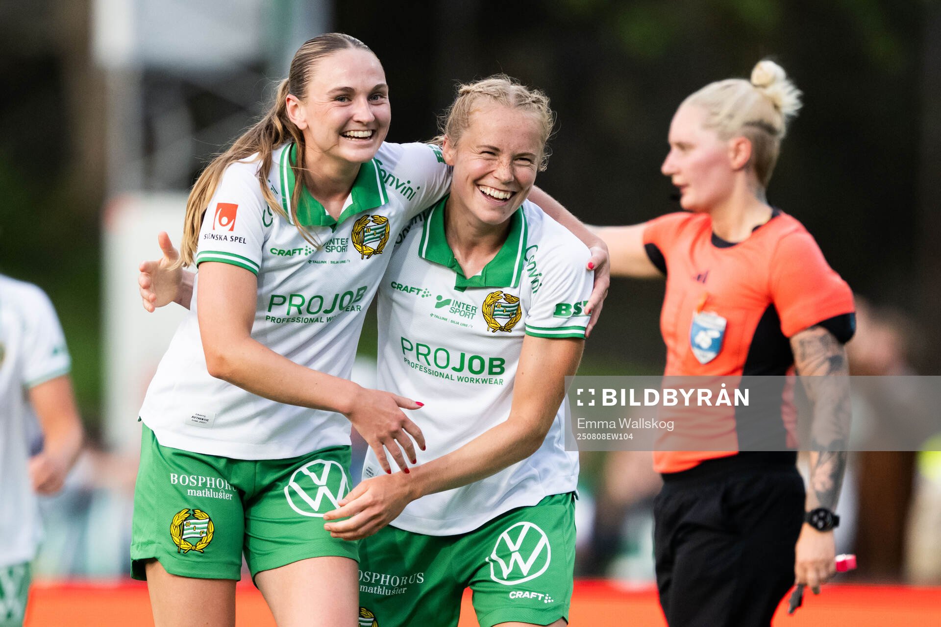 Hammarbys Vilde Hasund och Julie Blakstad jublar