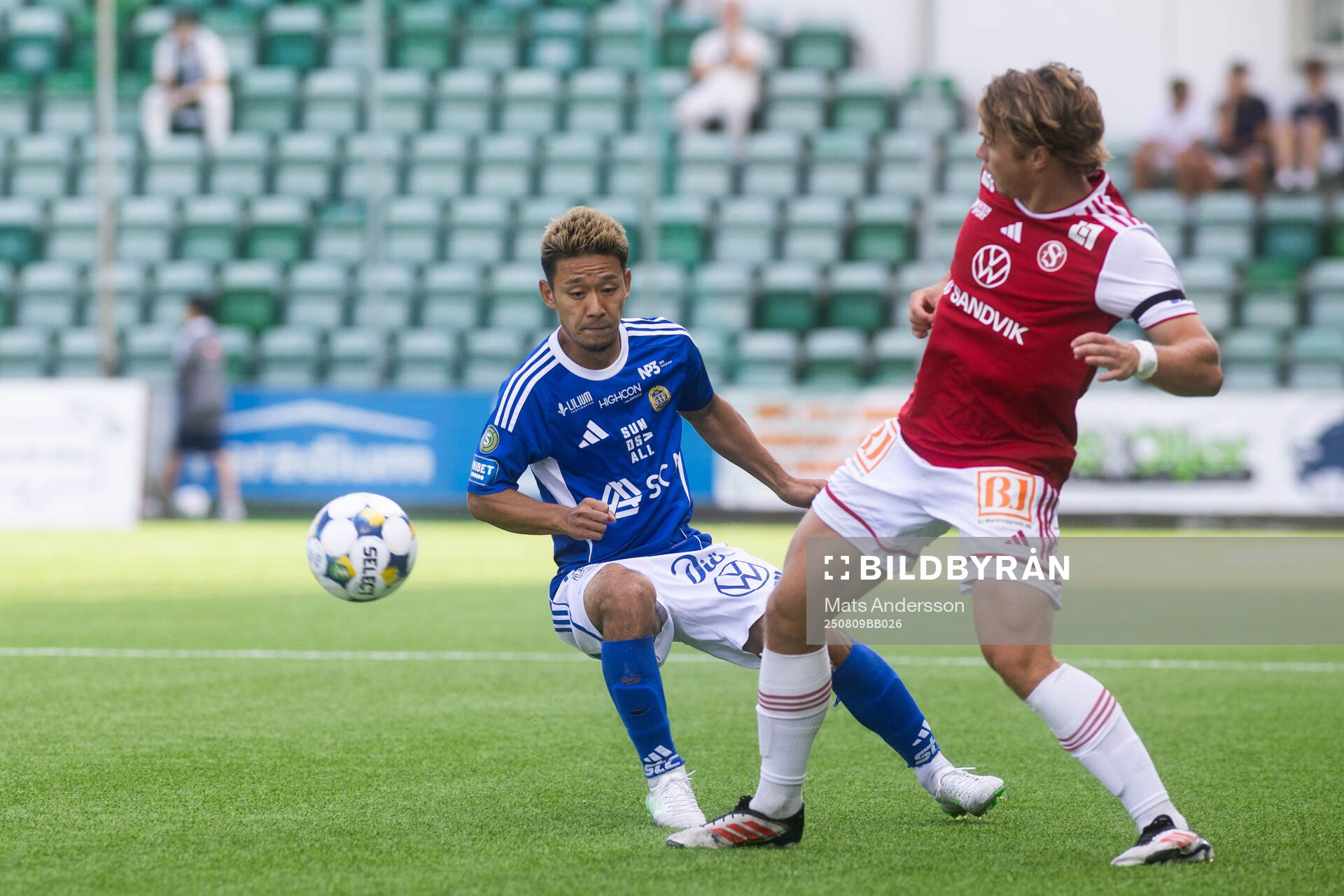 GIF Sundsvalls Taiki Kagayama och Sandvikens IFs Linus