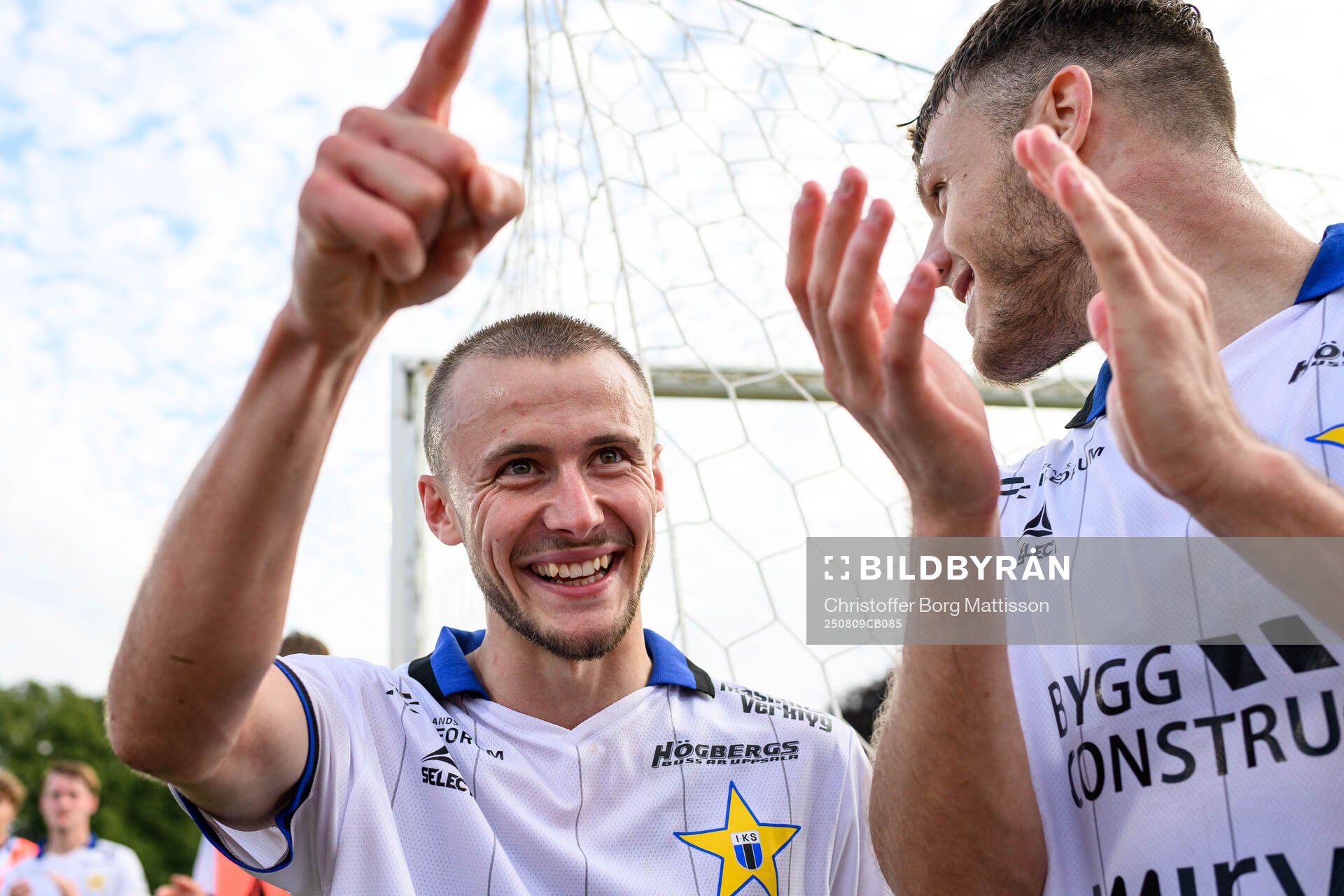 Sirius Melker Heier och Tobias Anker jublar
