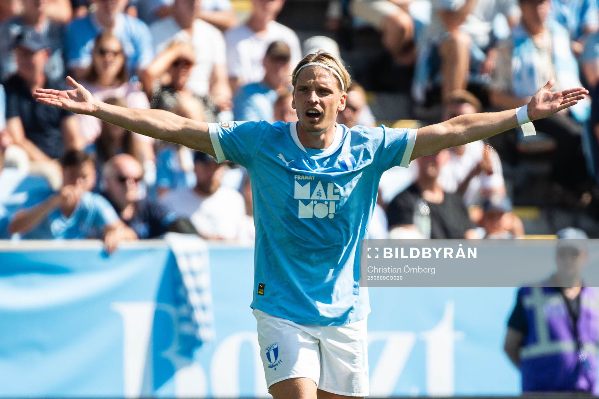 Malmö FFs Jens Stryger Larsen reagerar