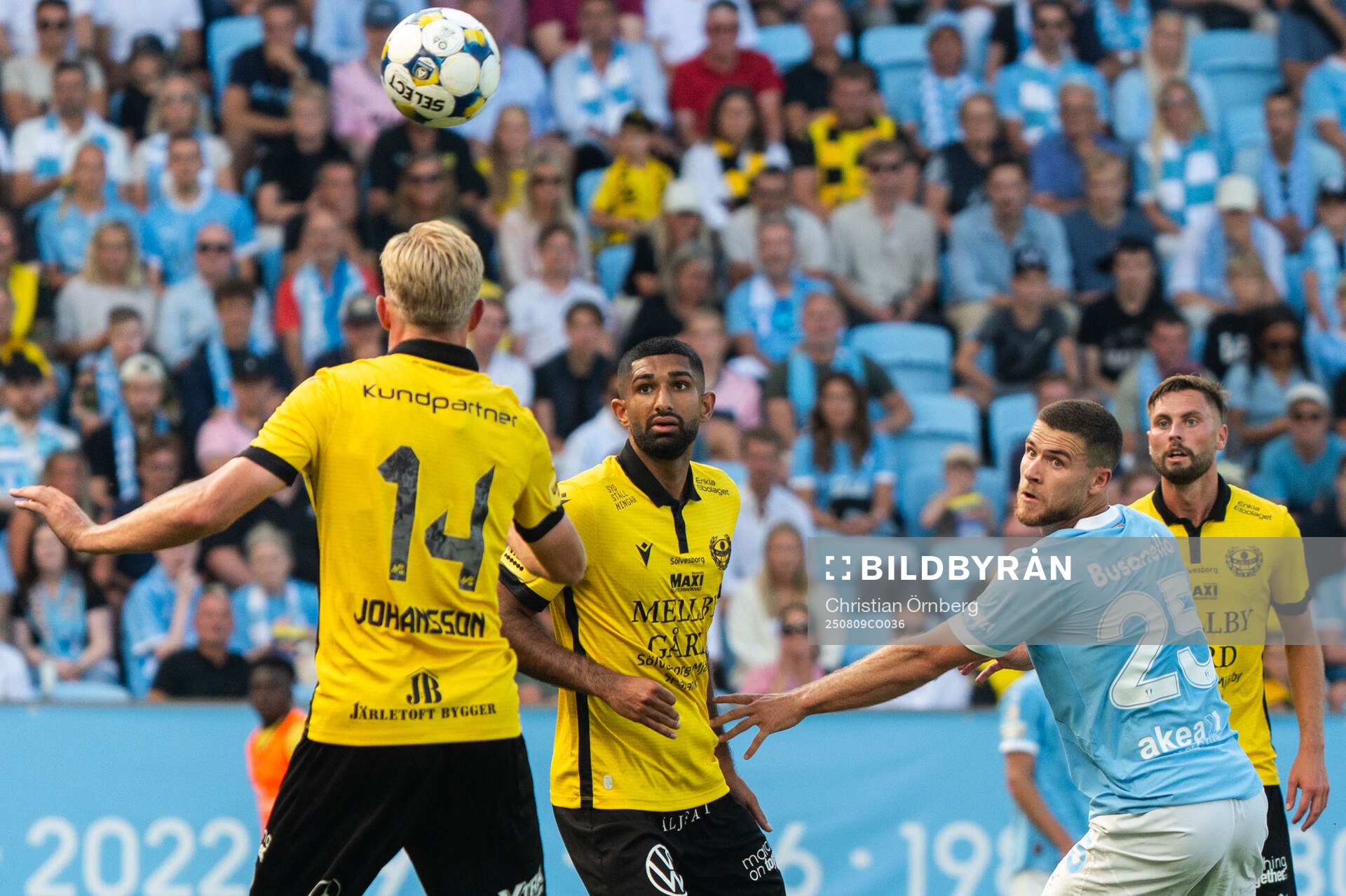 Mjällbys Abdullah Iqbal och Malmö FFs Gabriel Busanello