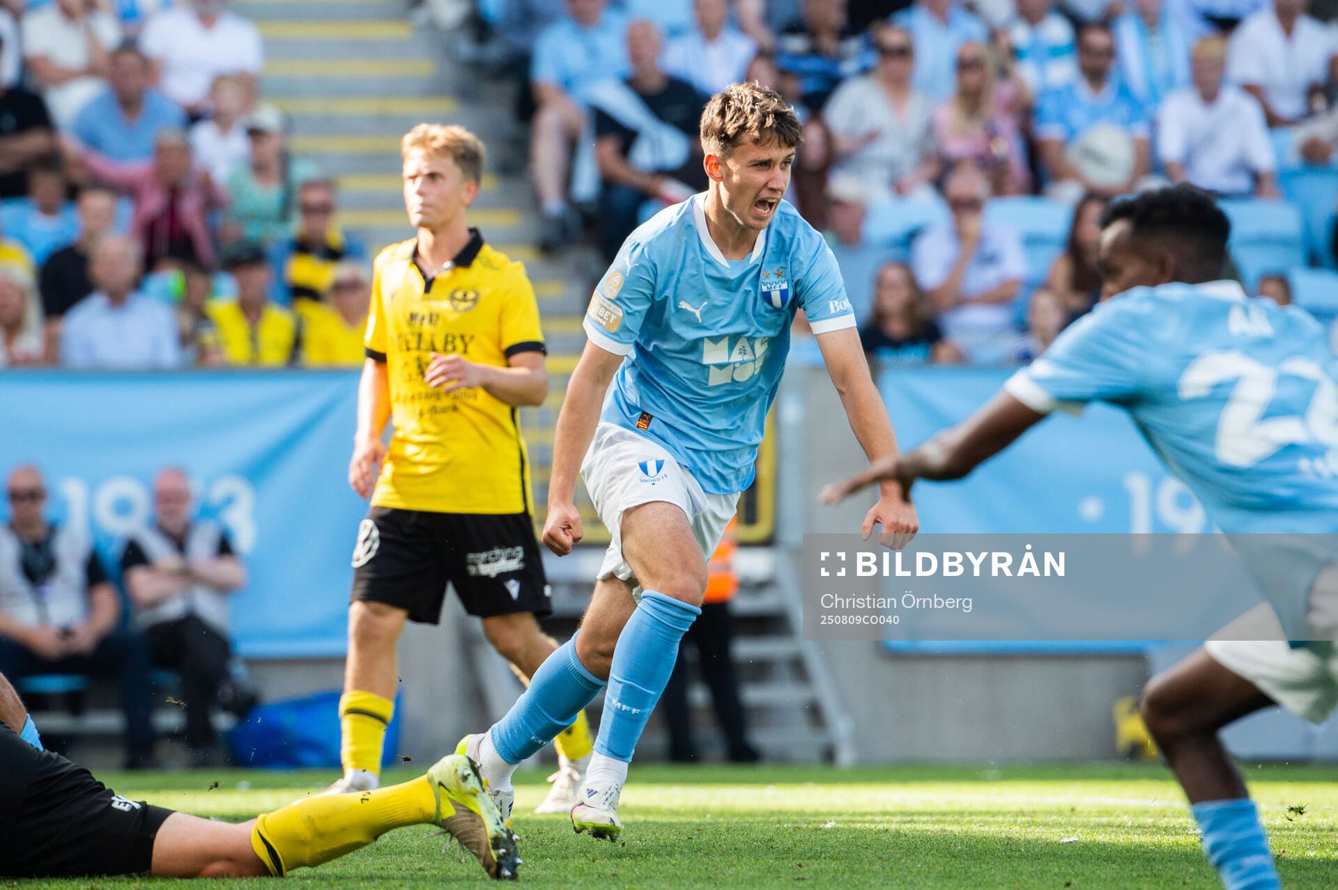 Malmö FFs Kenan Busuladzic jublar