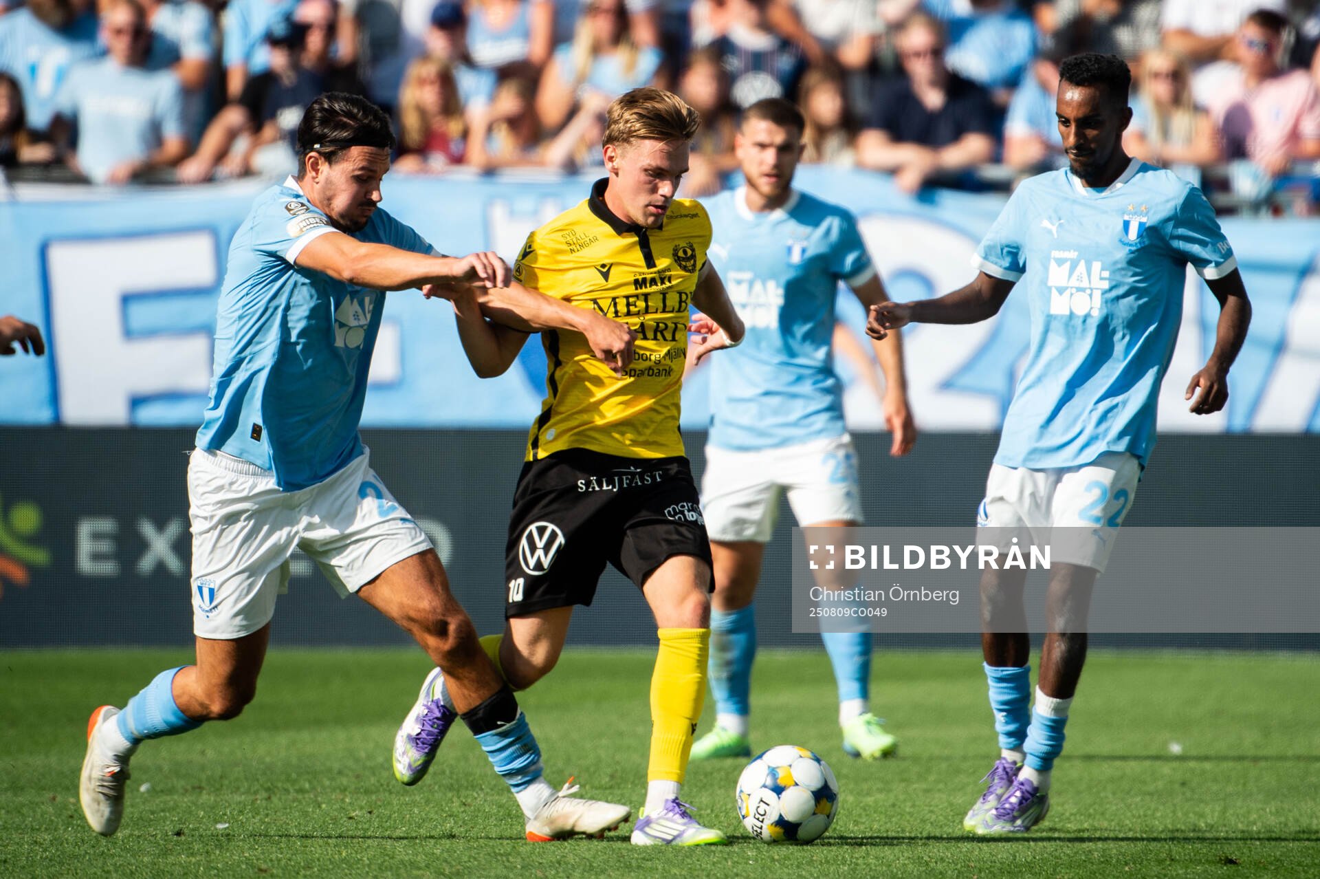 Mjällbys Jeppe Kjaer mot Malmö FFs Stefano Vecchia och