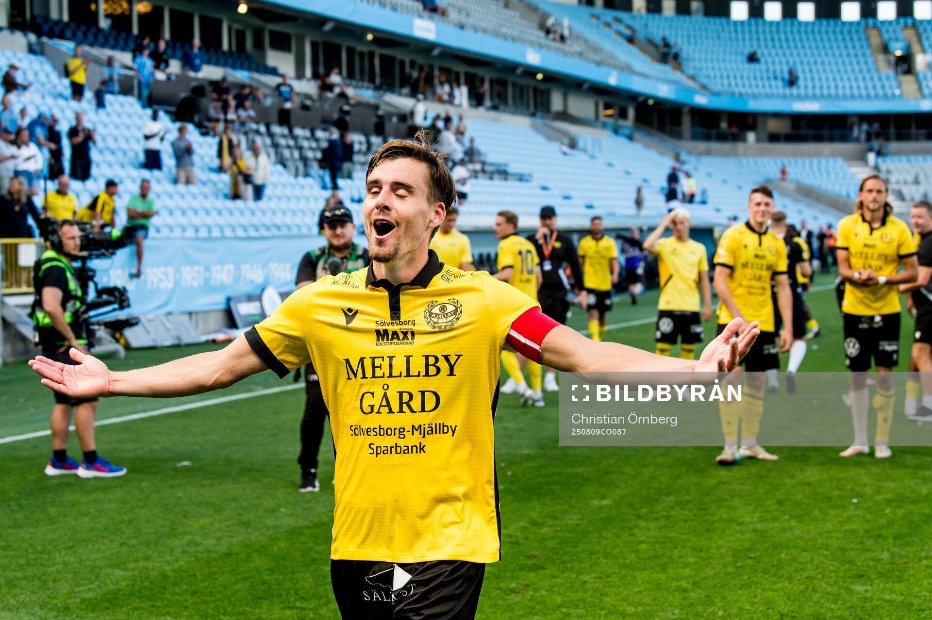 Mjällbys Jesper Gustavsson jublar