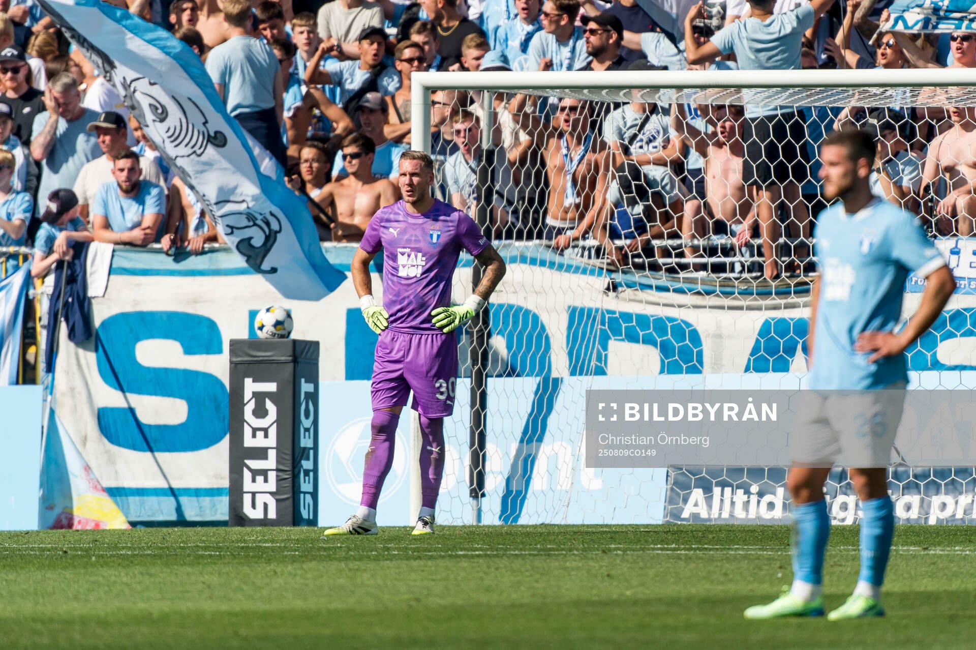 Malmö FFs målvakt Robin Olsen deppar