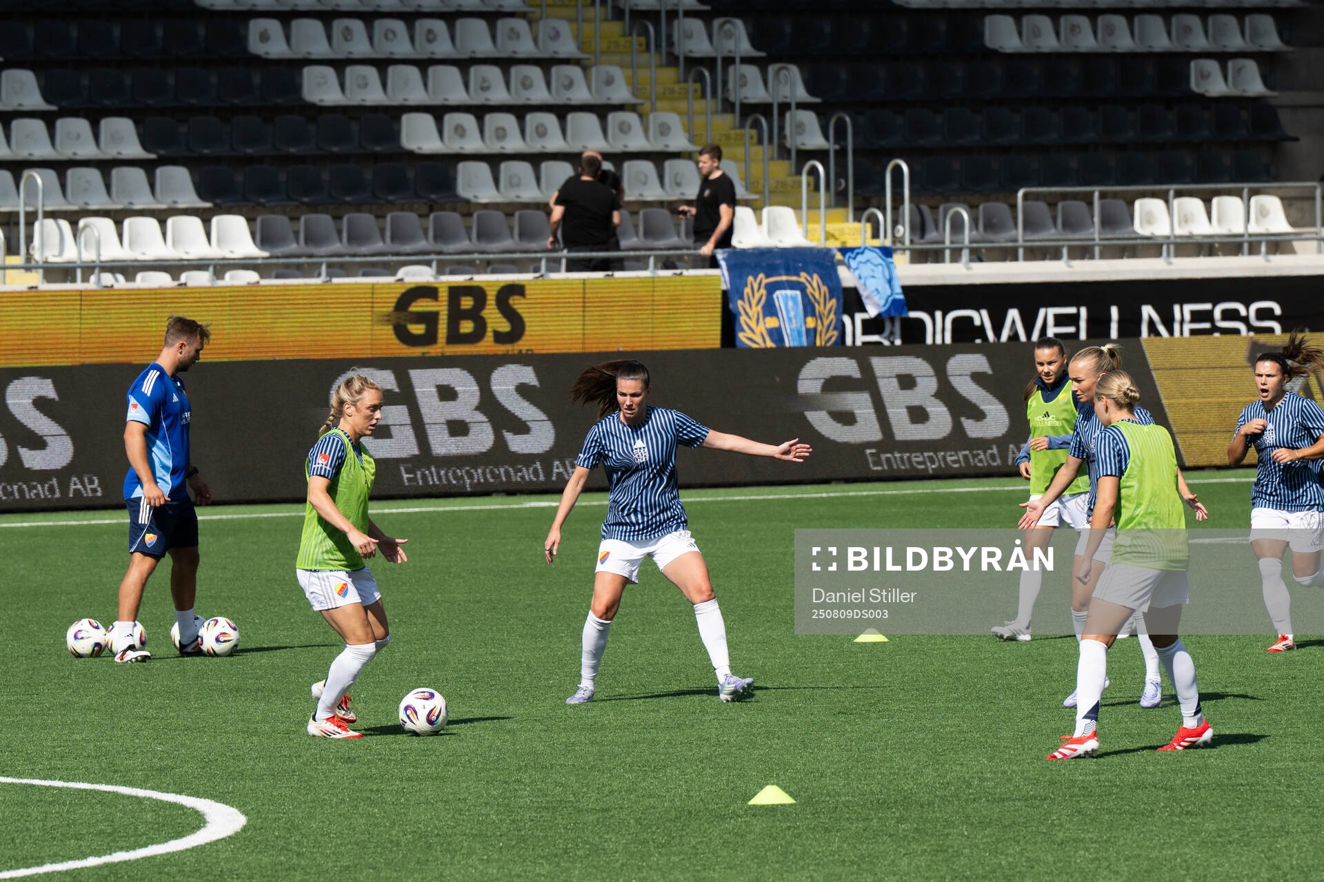 Djurgårdens Pauline Hammarlund värmer upp