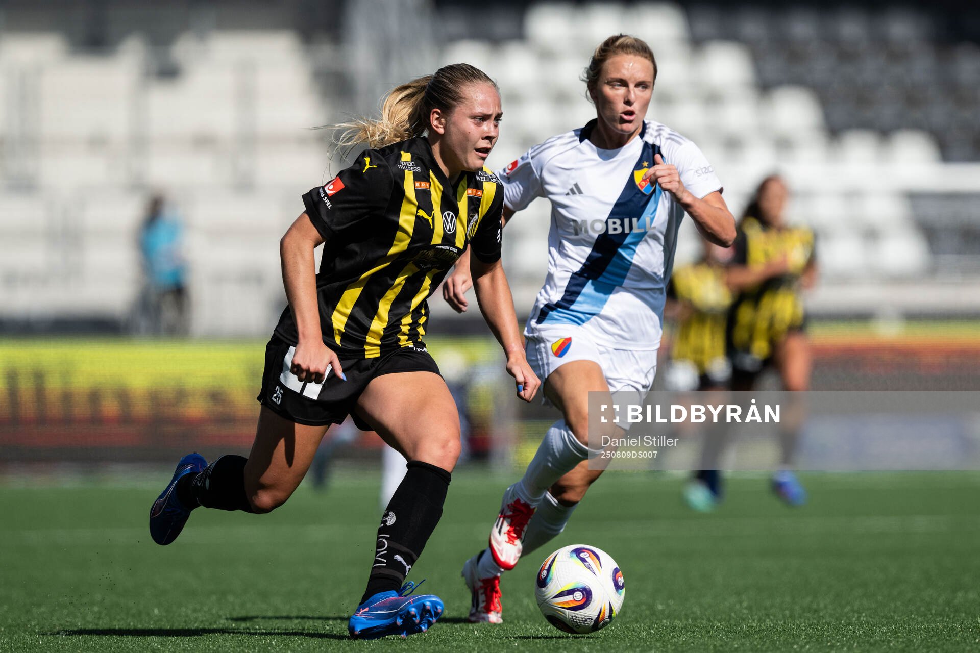 Häckens Alice Bergström och Djurgårdens Mimmi Larsson