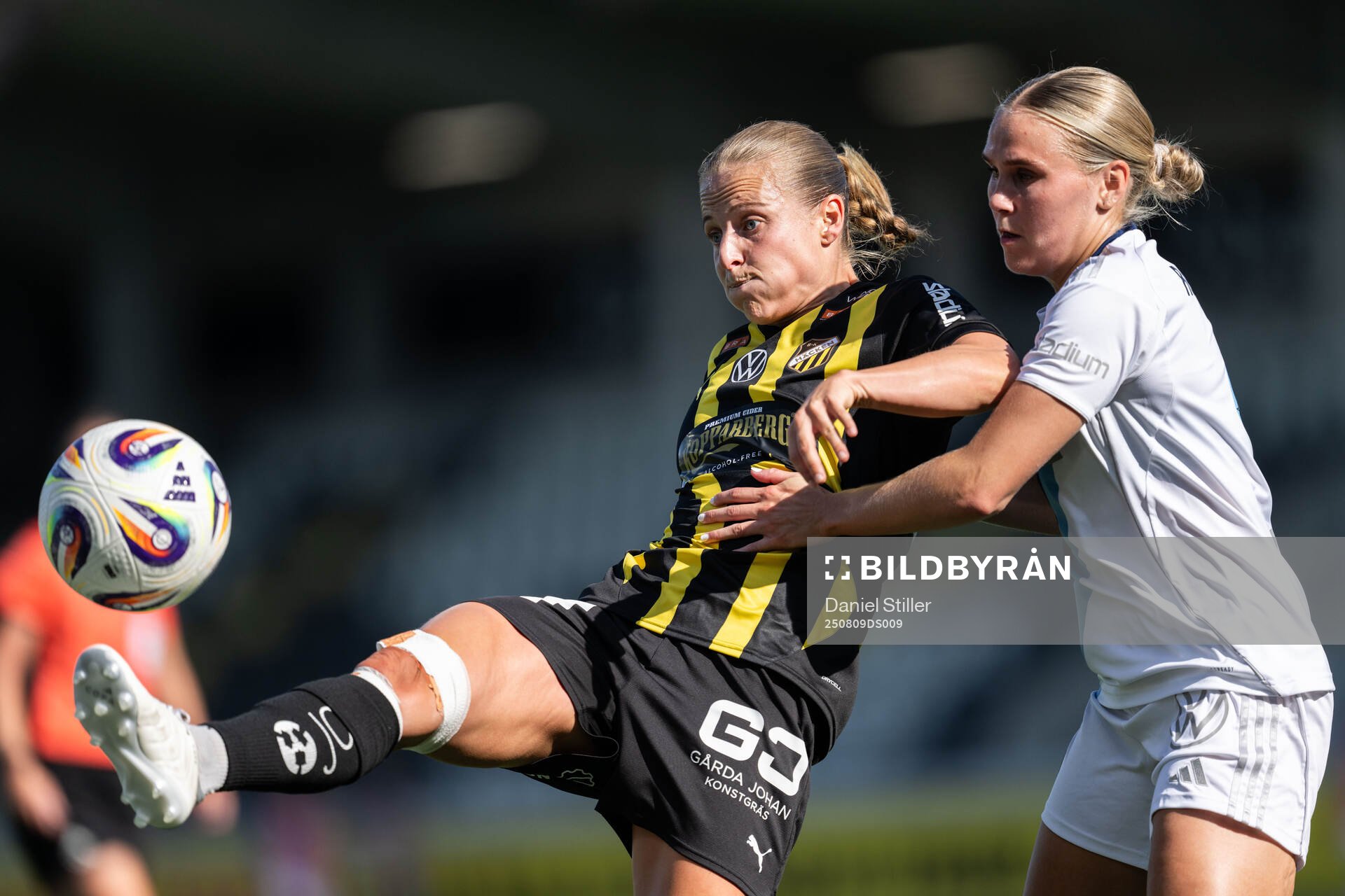 Häckens Anna Anvegård och Djurgårdens Nanne Ruuskanen