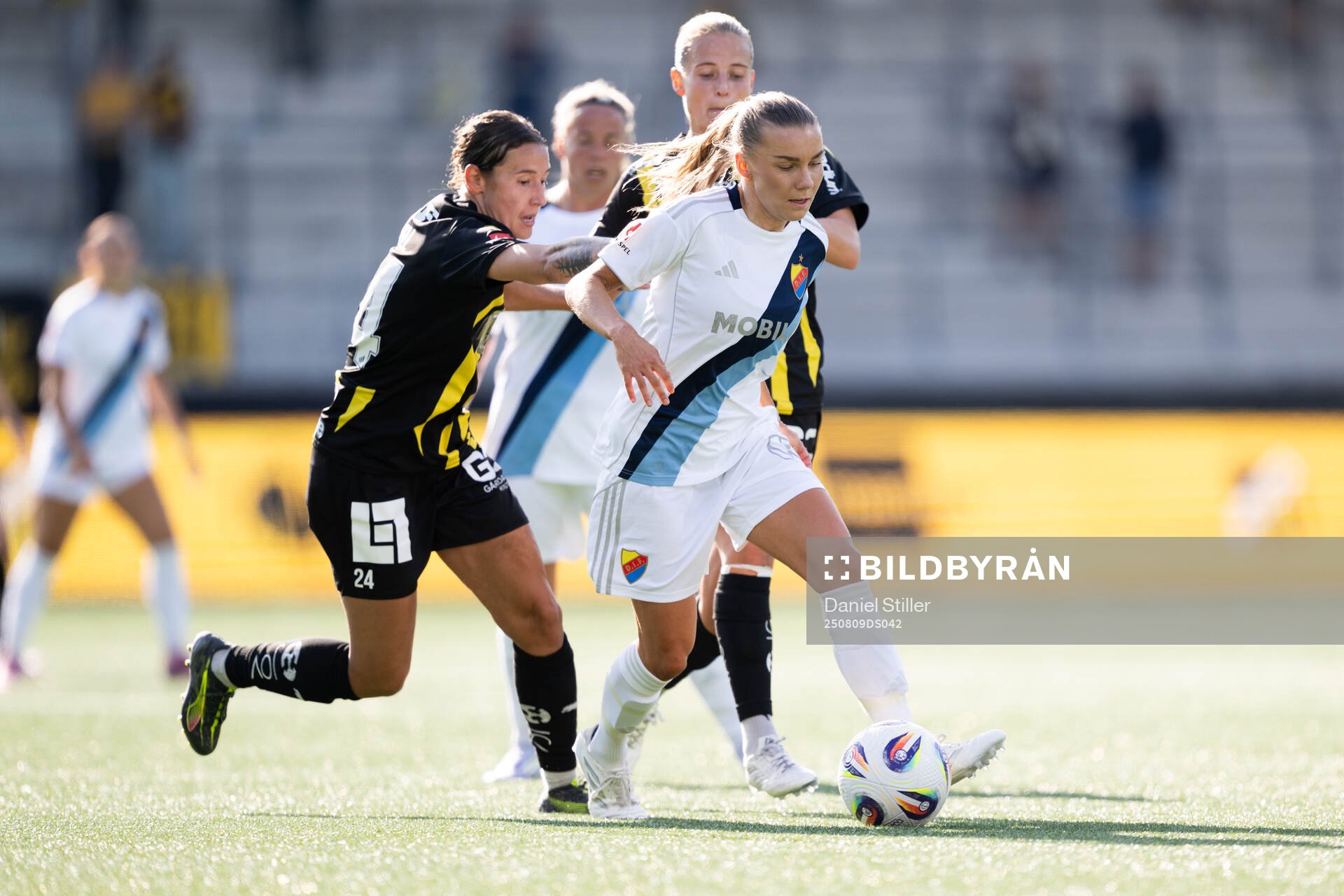 Häckens Tabby Tindell och Djurgårdens Ebba Hed