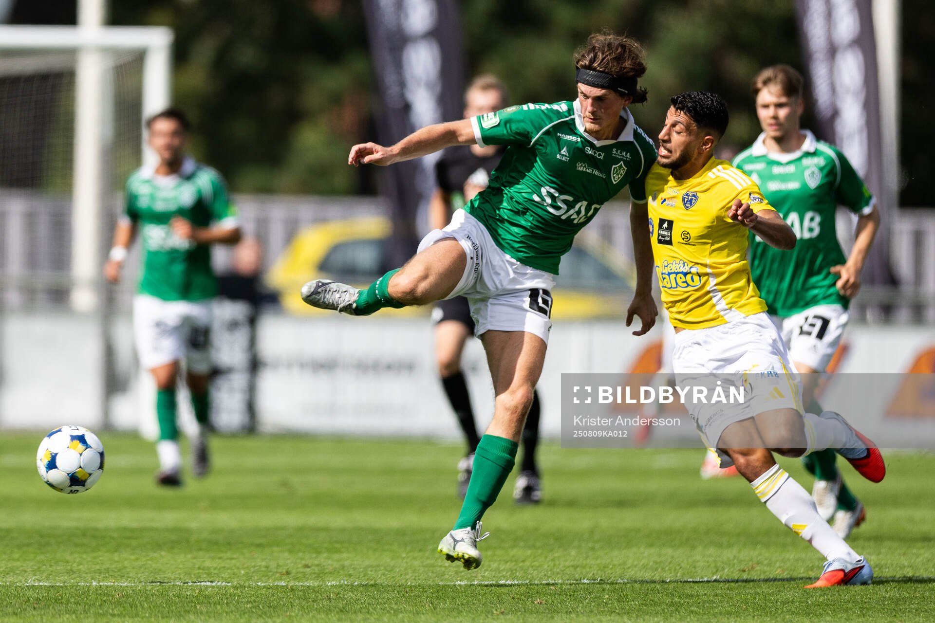 Brages Lorik Konjuhi och Falkenbergs Leonardo Farah Shahin