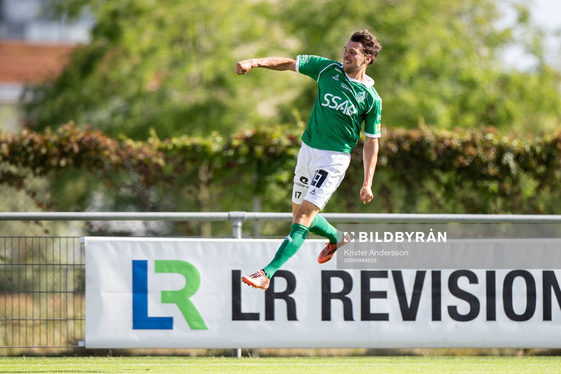 Brages Pontus Jonsson jublar