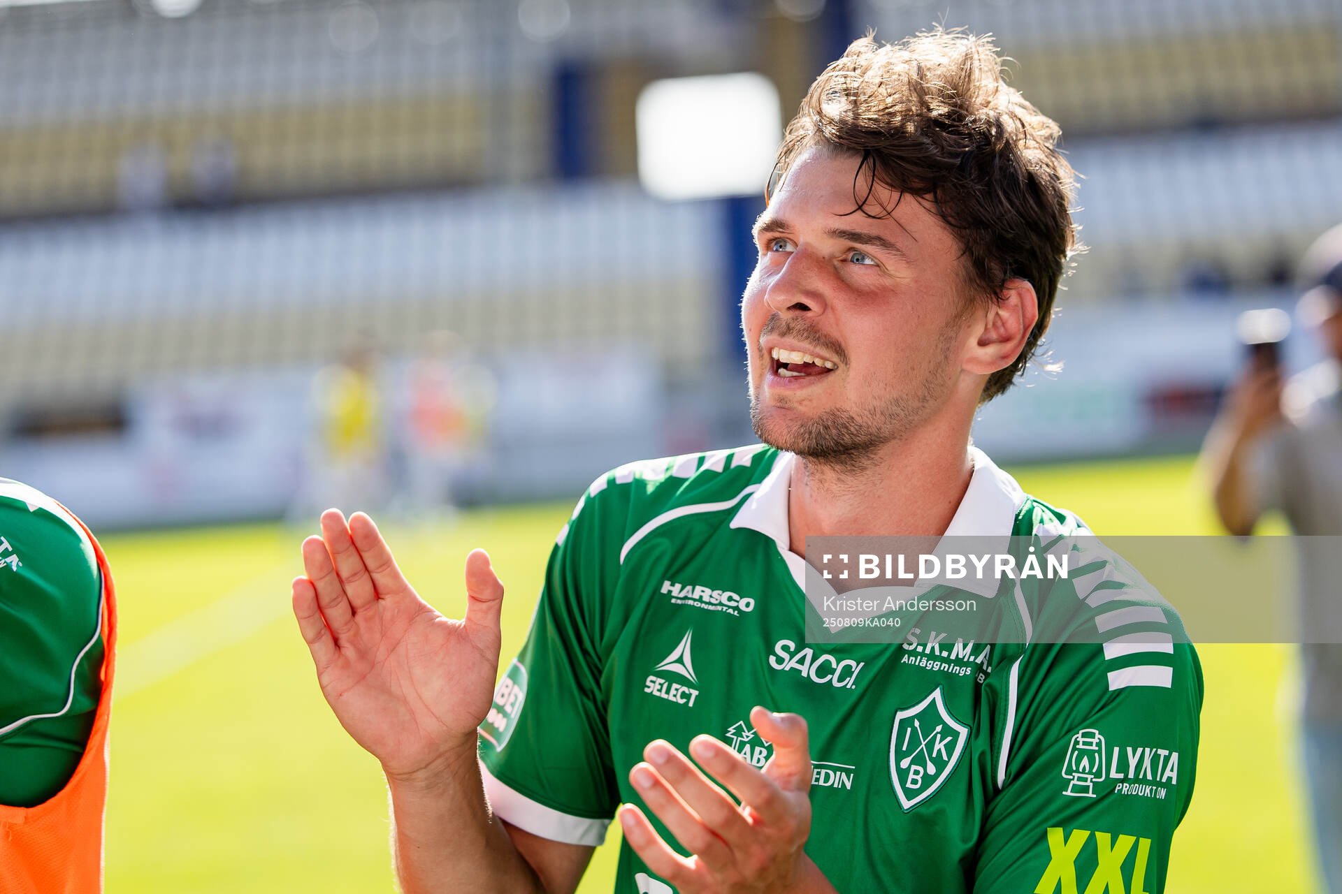 Brages Pontus Jonsson jublar