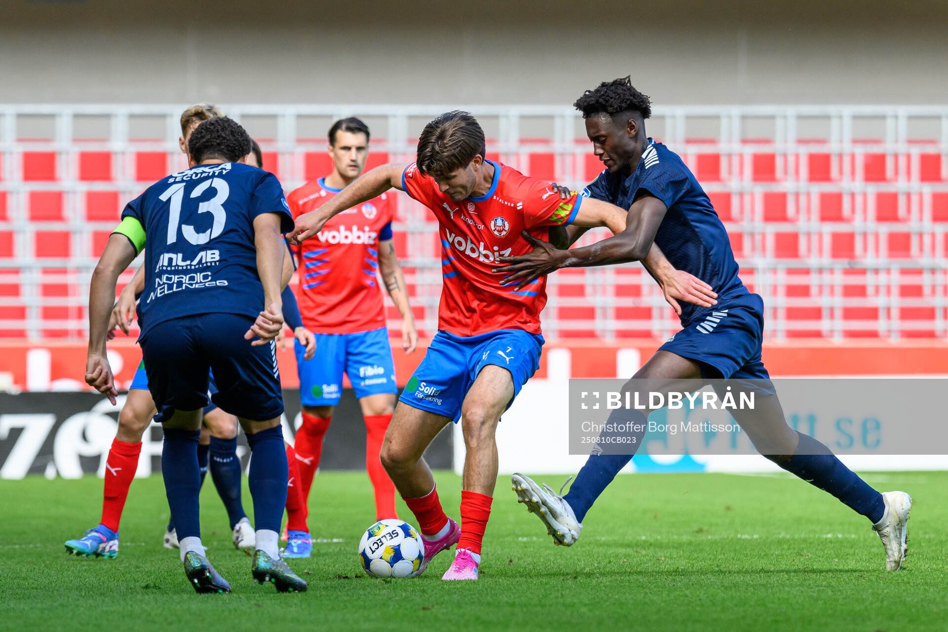 Helsingborgs Wilhelm Loeper och Utsiktens Mass Modou Sise