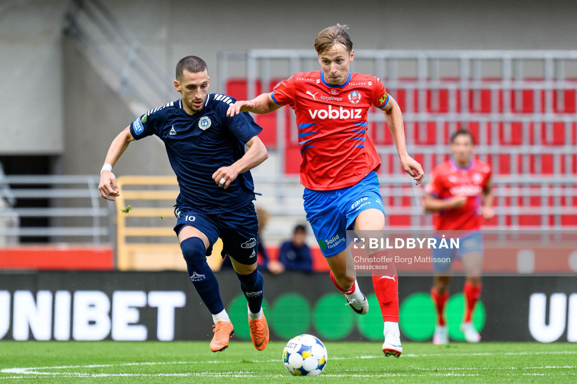 Utsiktens Arian Kabashi och Helsingborgs Lukas Kjellnäs