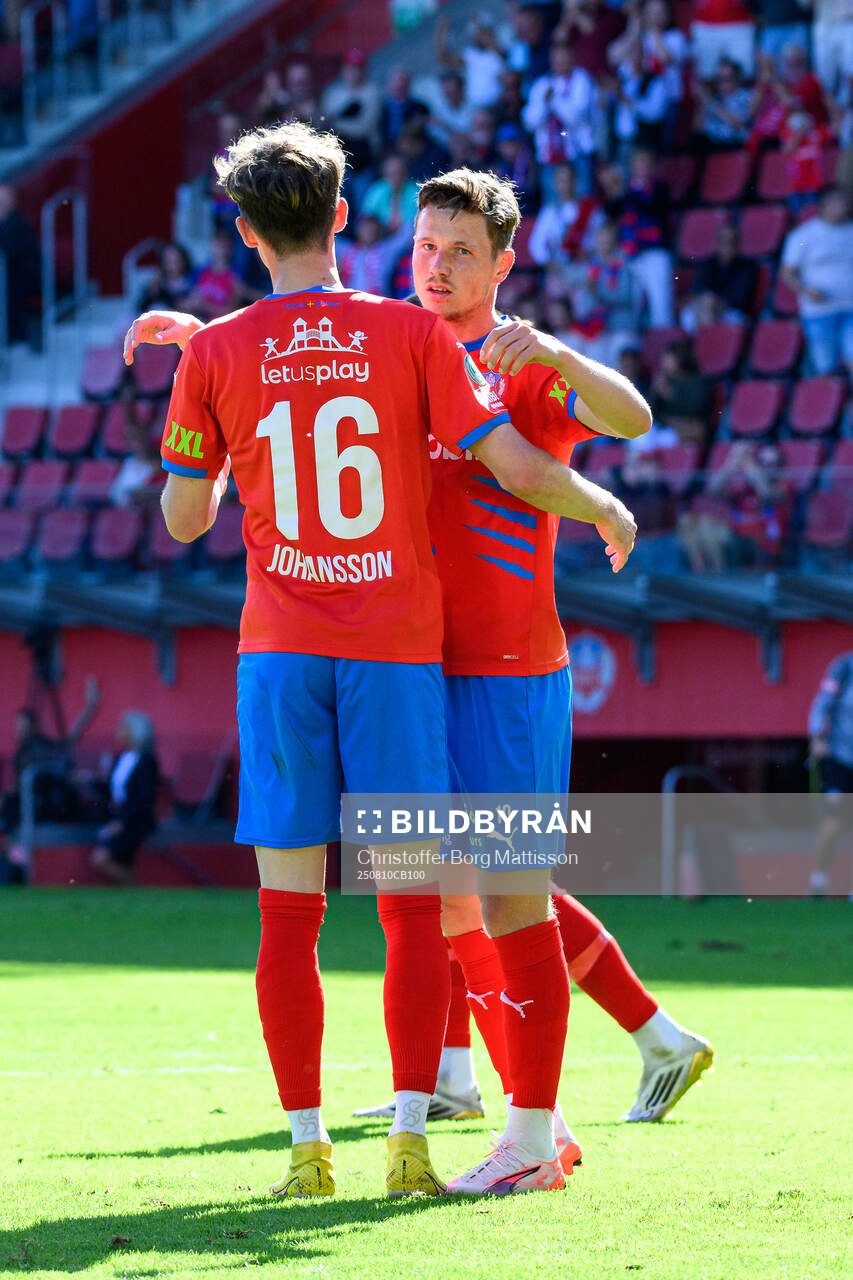 Helsingborgs Alexander Johansson och Max Svensson jublar