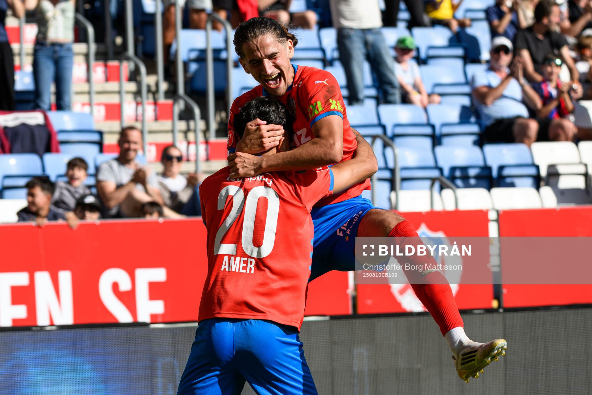 Helsingborgs Baker Amer och Ervin Gigovic jublar