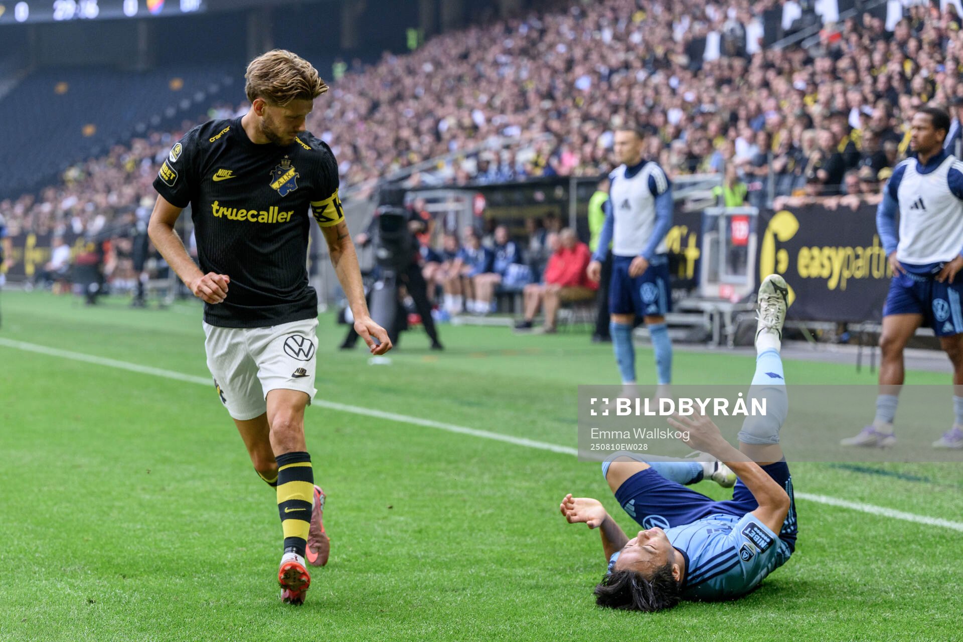 AIKs Anton Salétros och Djurgårdens Keita Kosugi