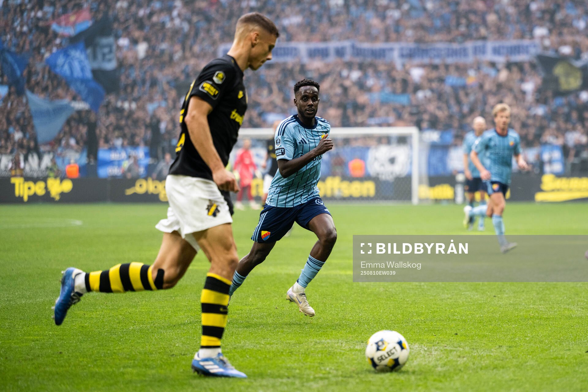 AIKs Filip Benkovic och Djurgårdens Tokmac Nguen