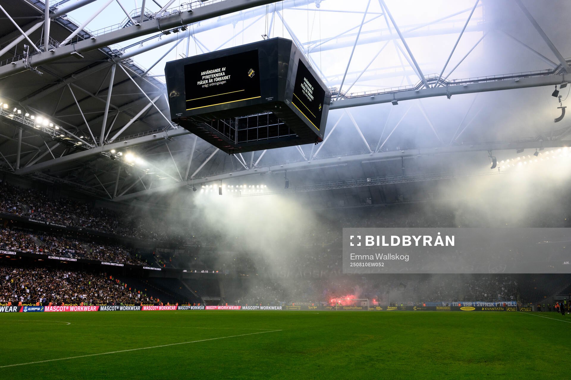 Rök på arenan