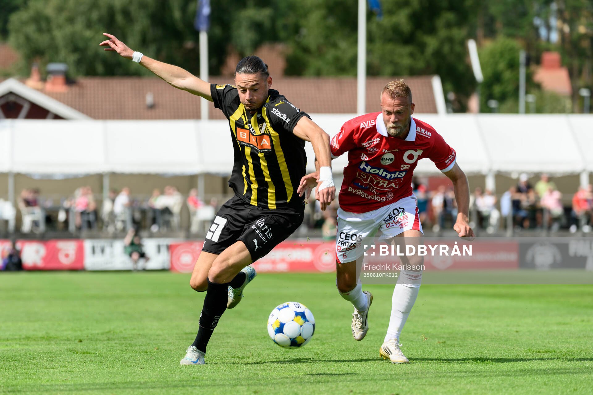 Häckens Amor Layouni och Degerfors Daniel Sundgren