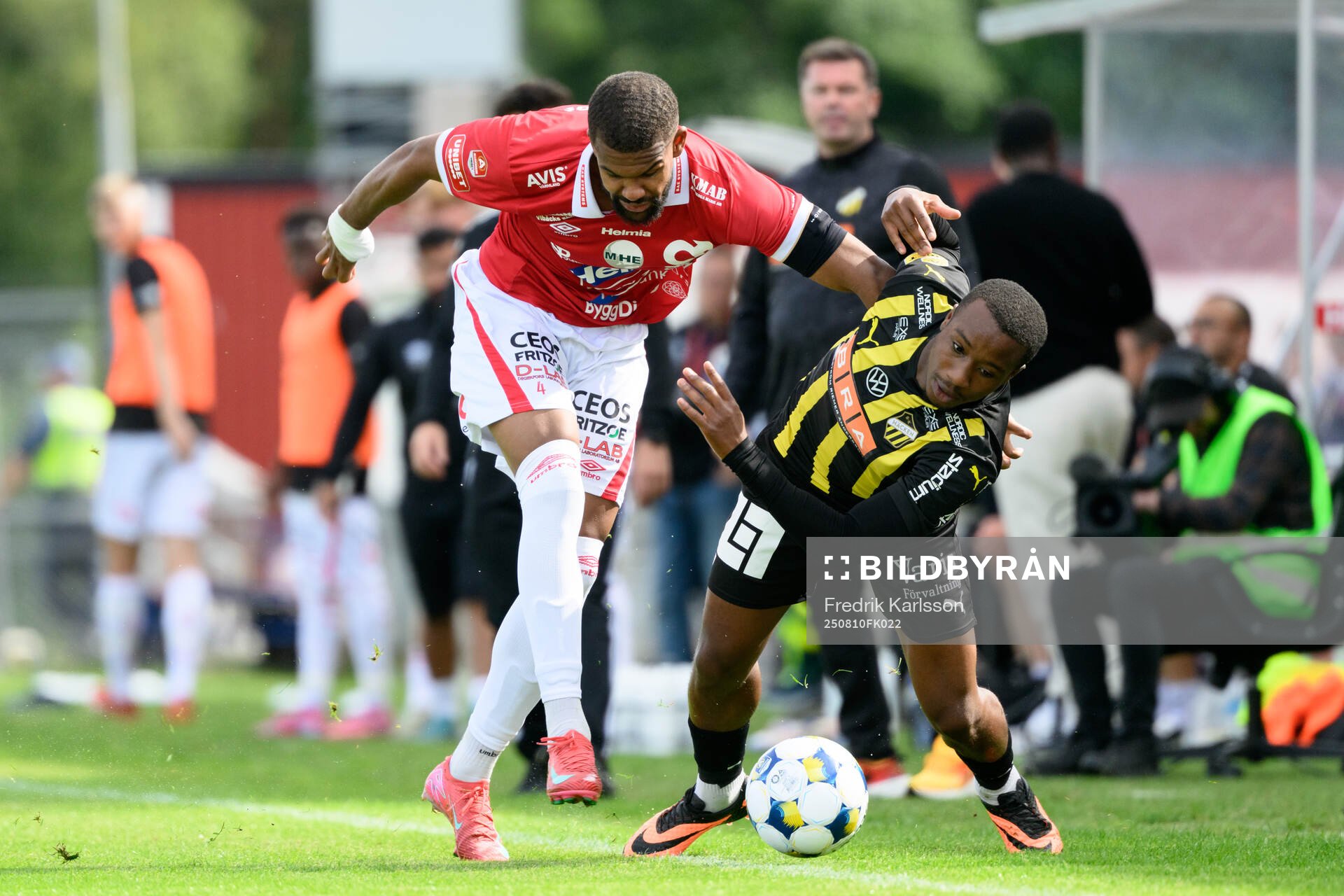 Degerfors Leon Hien och Häckens Sanders Ngabo