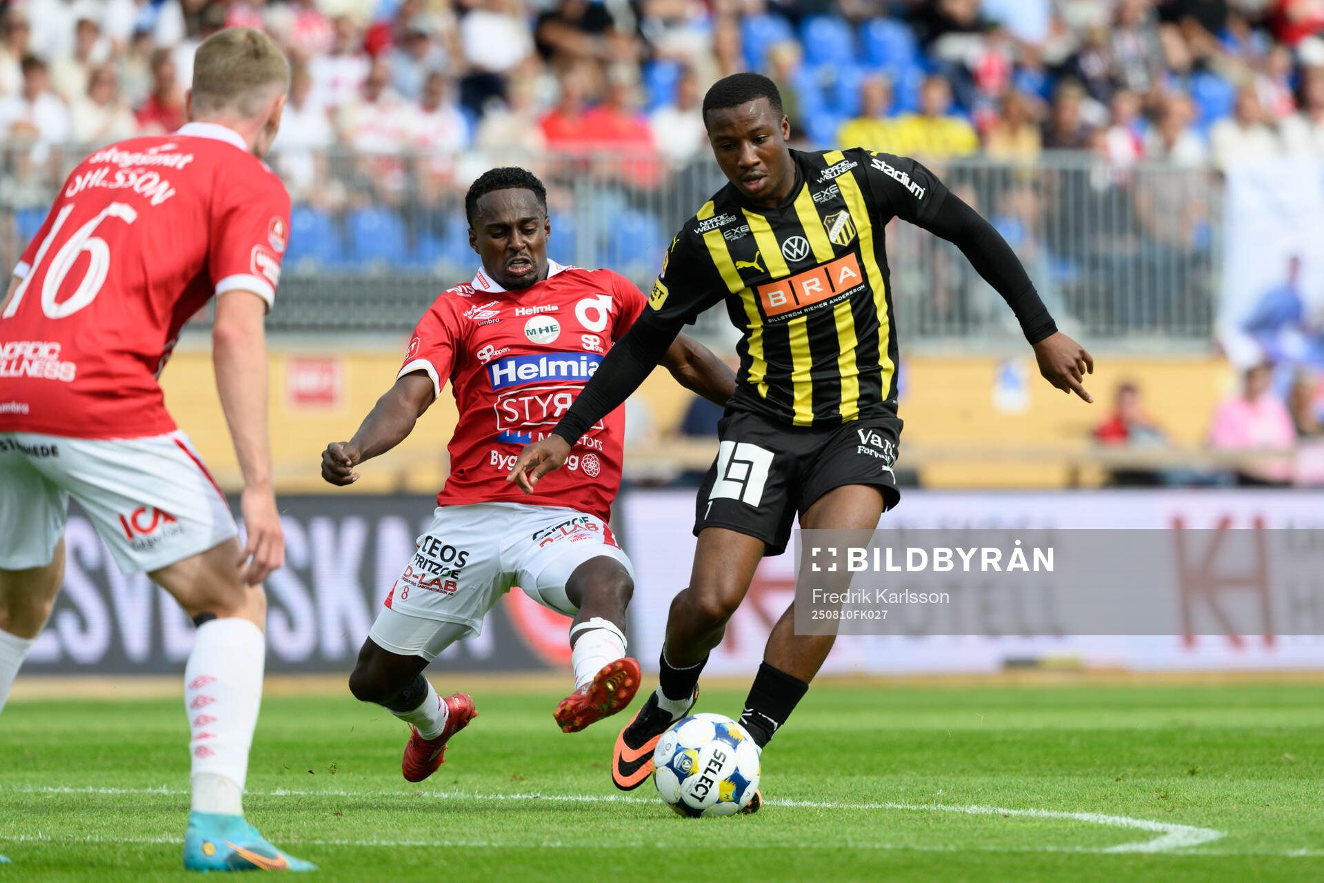 Degerfors Nahom Netabay och Häckens Sanders Ngabo