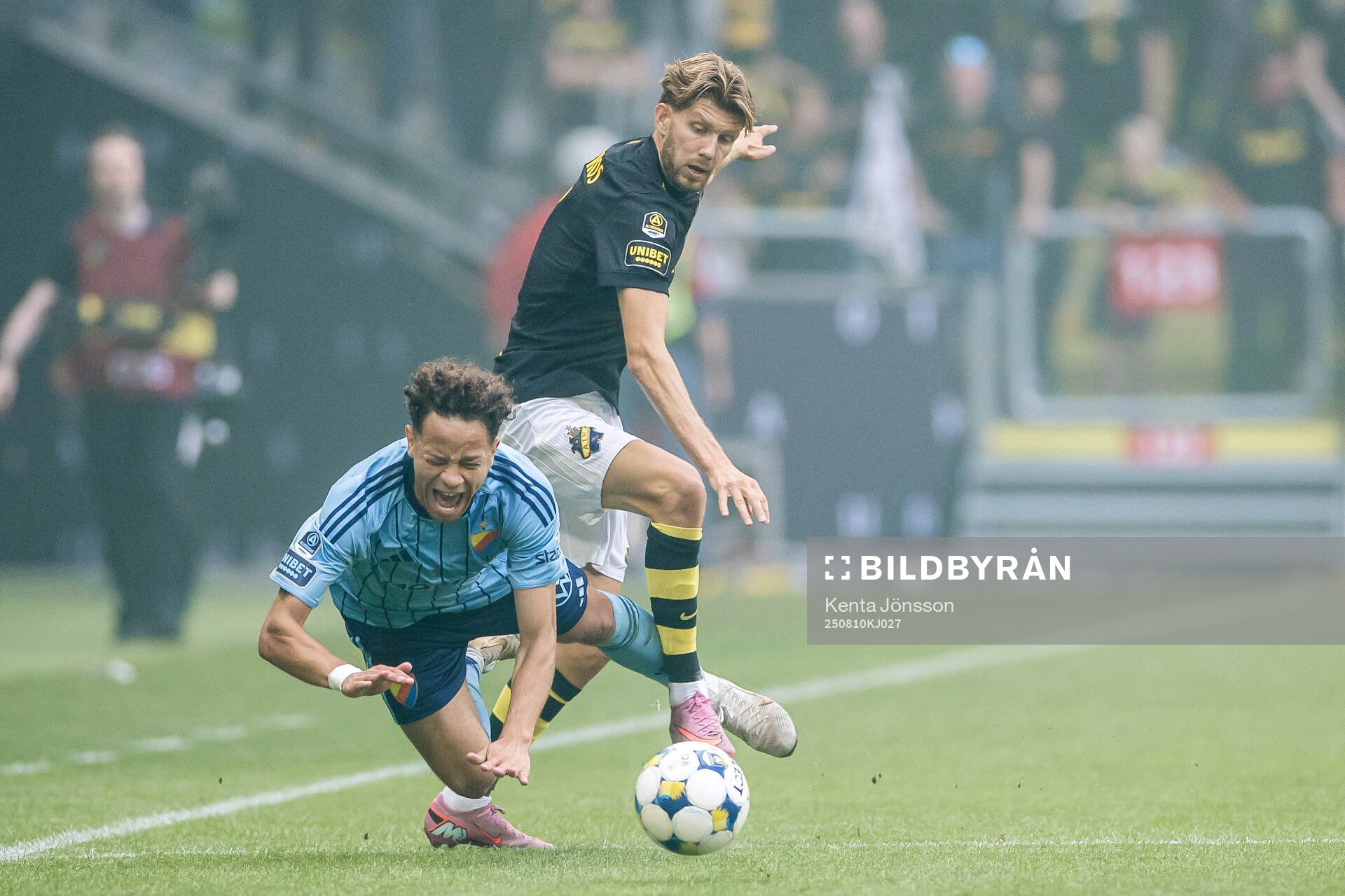 Djurgårdens Mikael Anderson och AIKs Anton Salétros