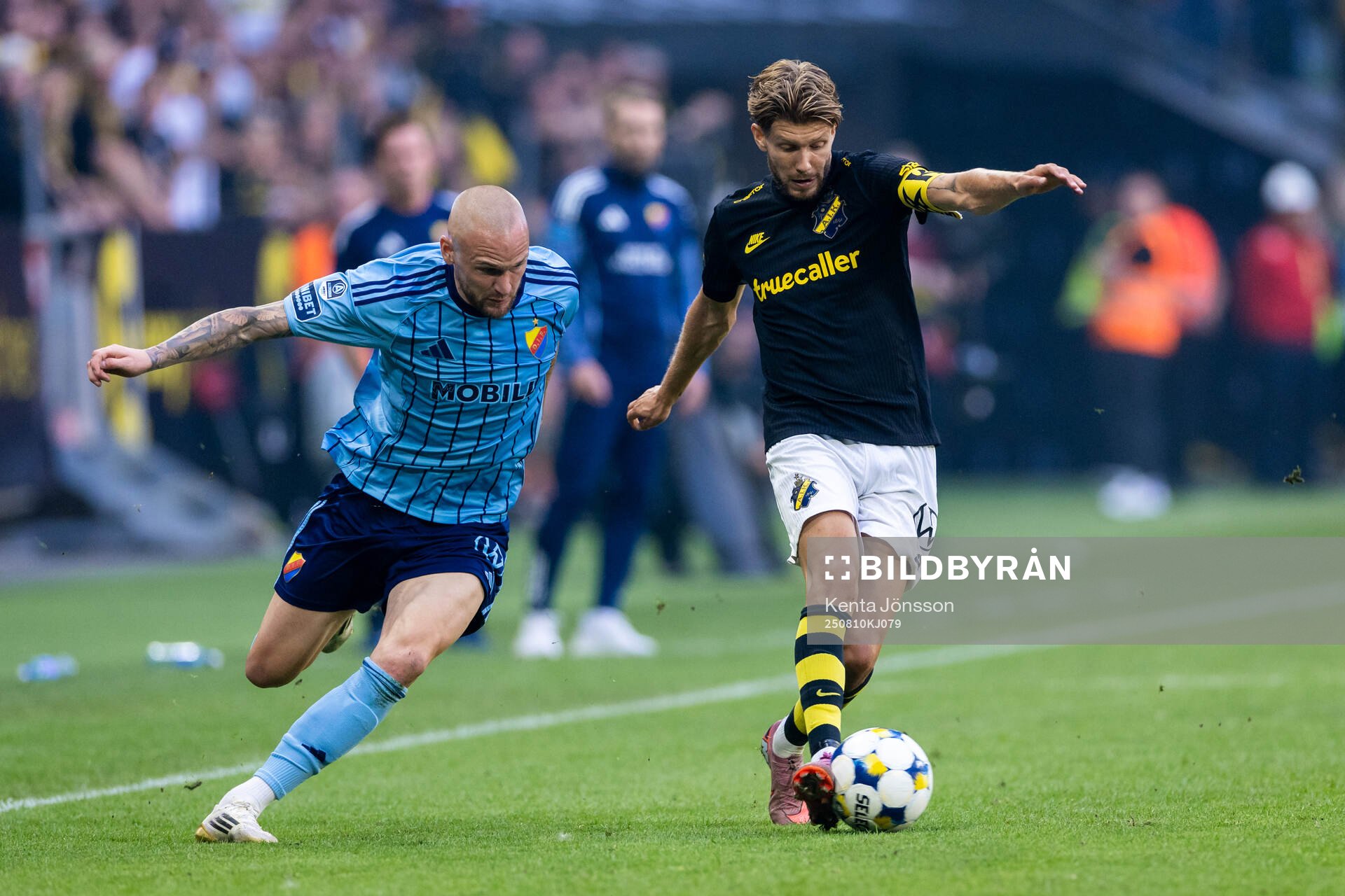 Djurgårdens Adam Ståhl och AIKs Anton Salétros