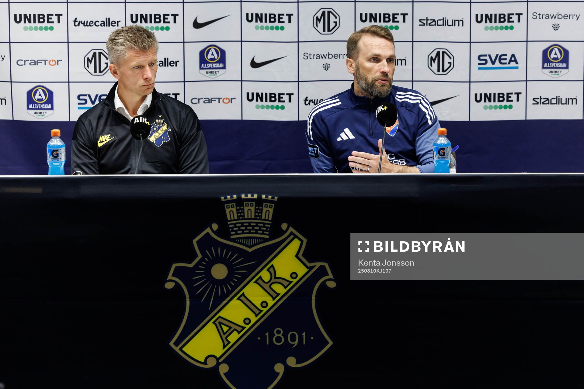 AIKs tränare Mikkjal Thomassen och Djurgårdens tränare