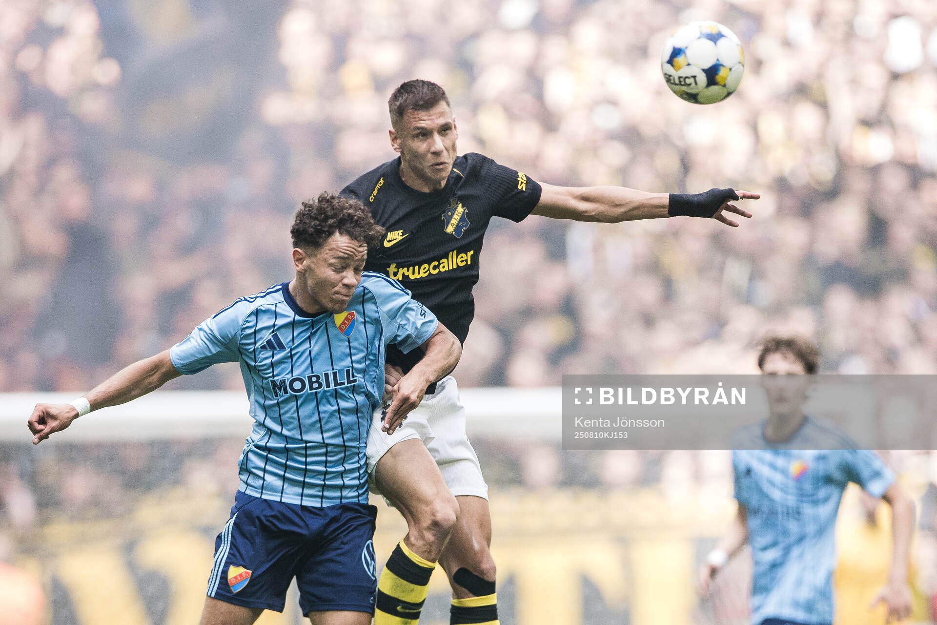 Djurgårdens Mikael Anderson och AIKs Filip Benkovic