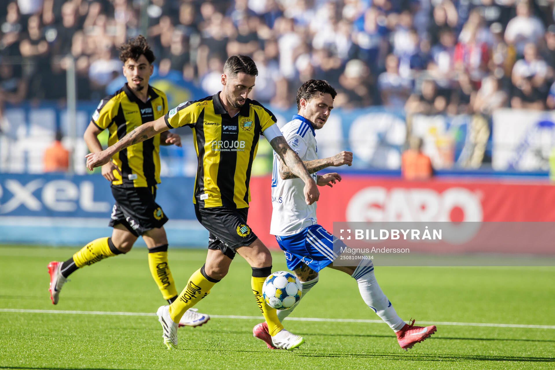 Hammarbys Nahir Besara och IFK Norrköpings David Moberg