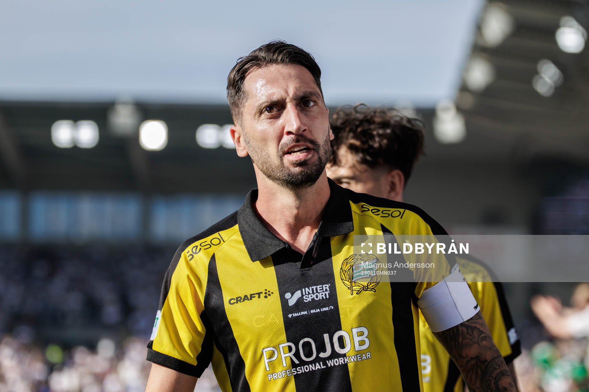 Hammarbys Nahir Besara jublar