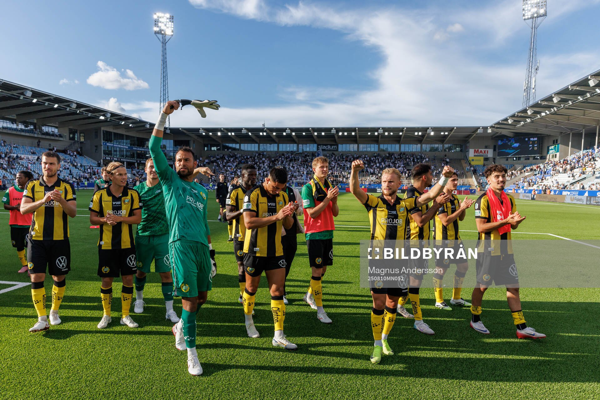 Hammarbys spelare jublar