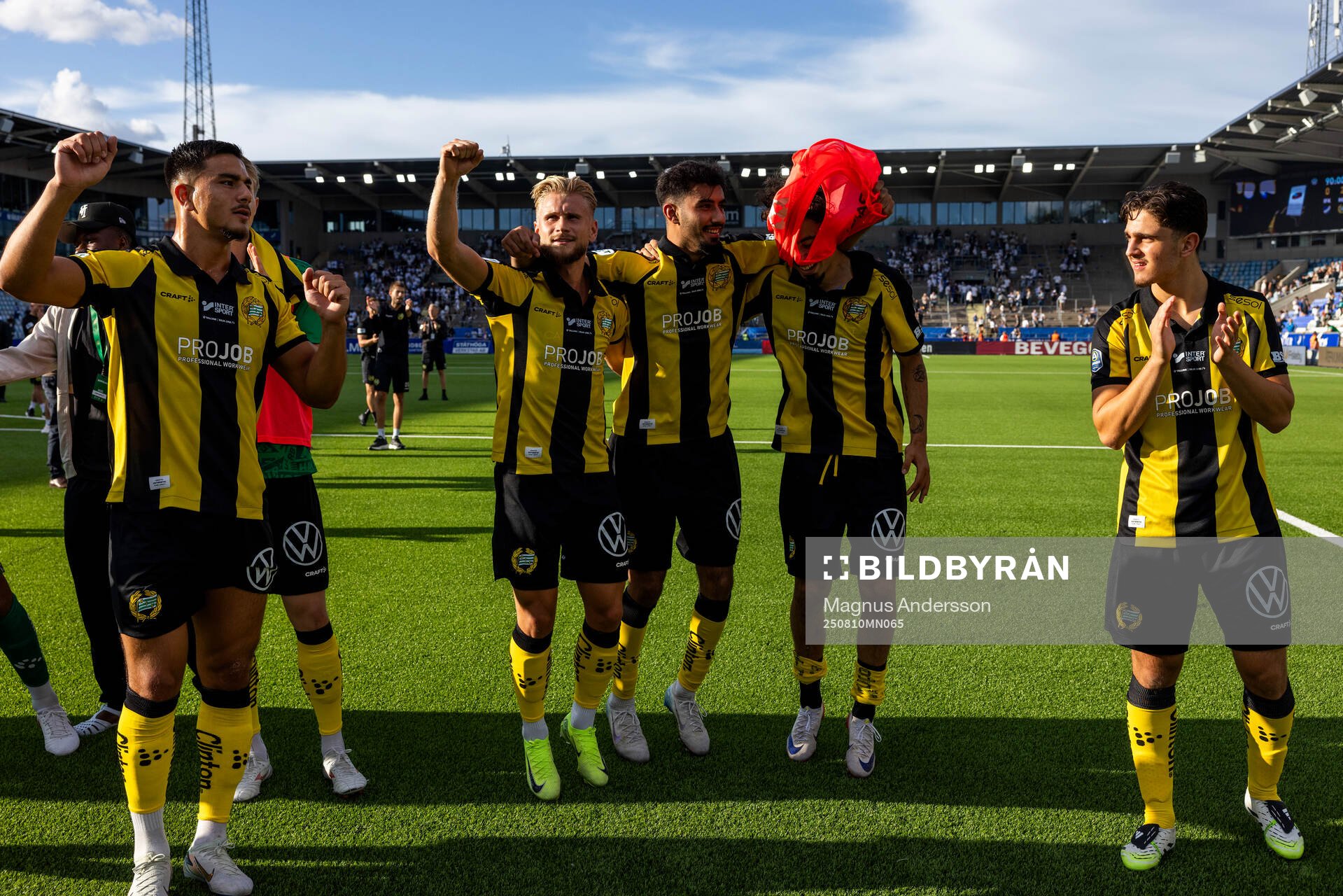 Hammarbys spelare jublar
