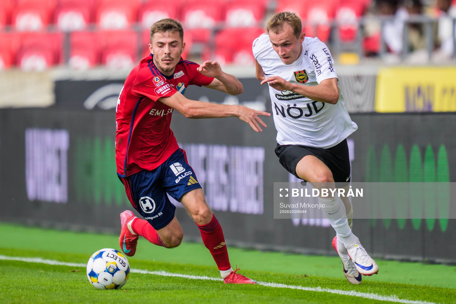 Östers Patriot Sejdiu och Brommapojkarnas Victor Lind