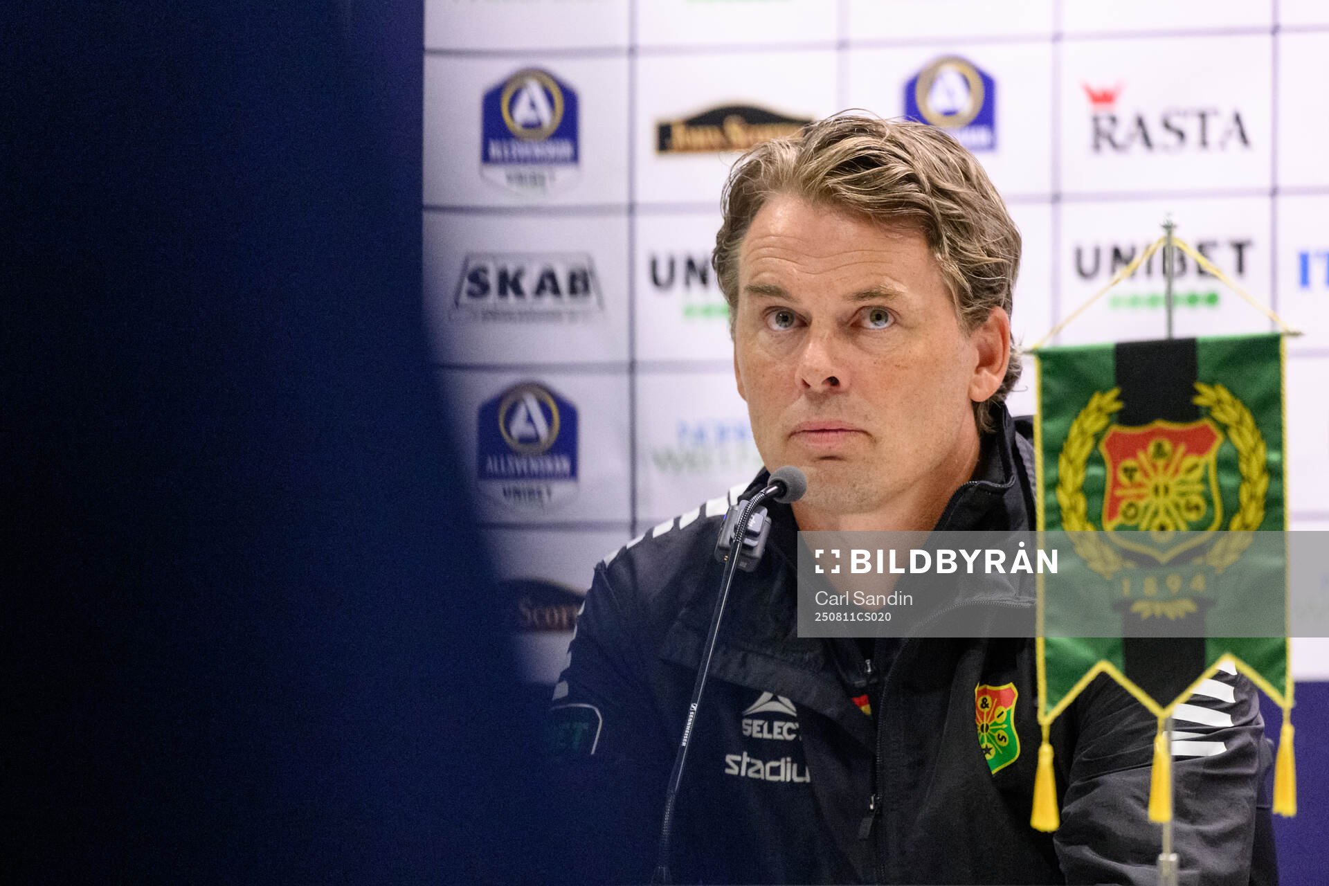 GAIS tränare Fredrik Holmberg på en presskonferens