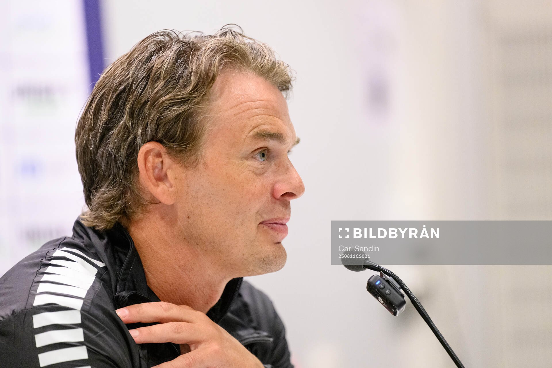 GAIS tränare Fredrik Holmberg på en presskonferens