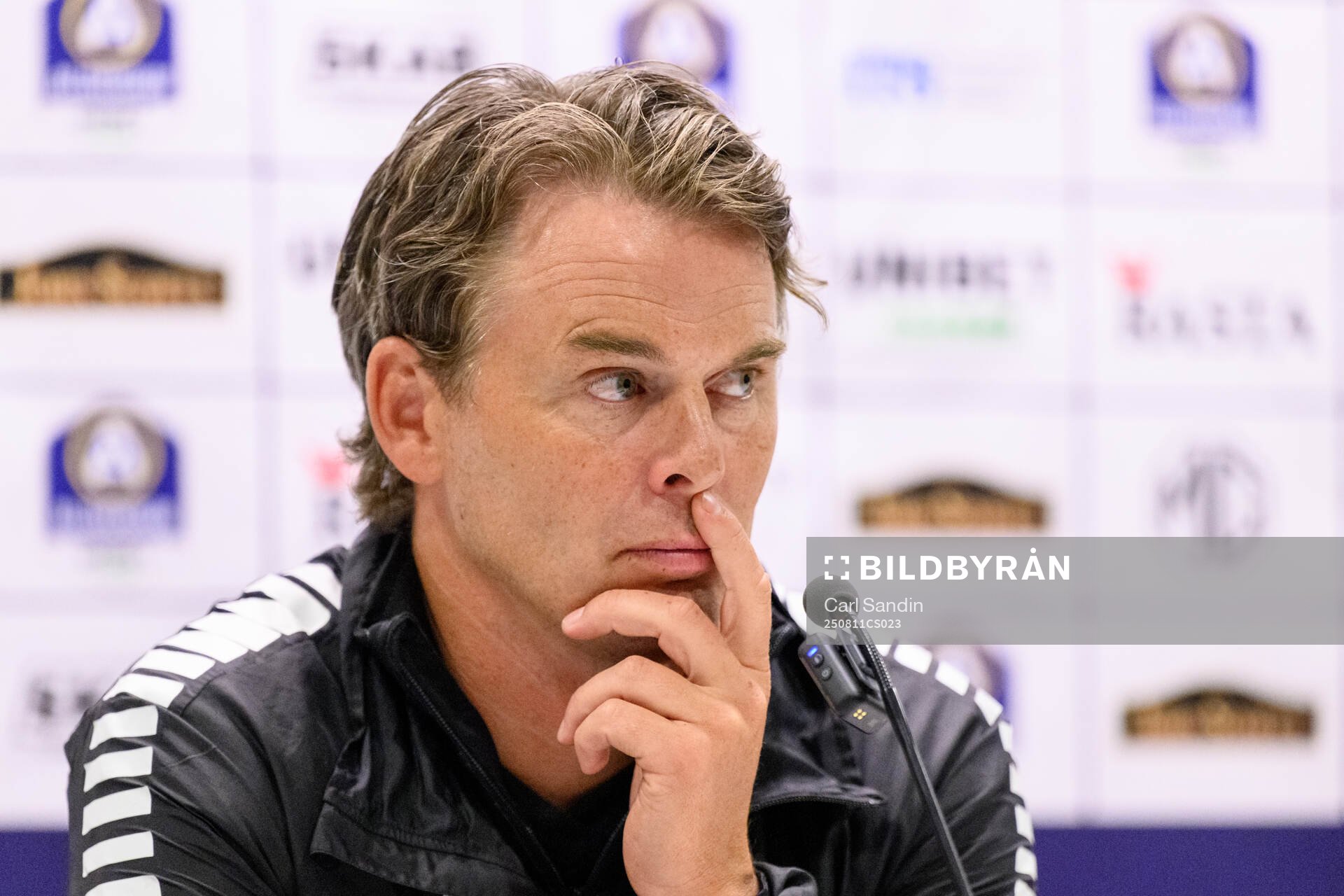 GAIS tränare Fredrik Holmberg på en presskonferens
