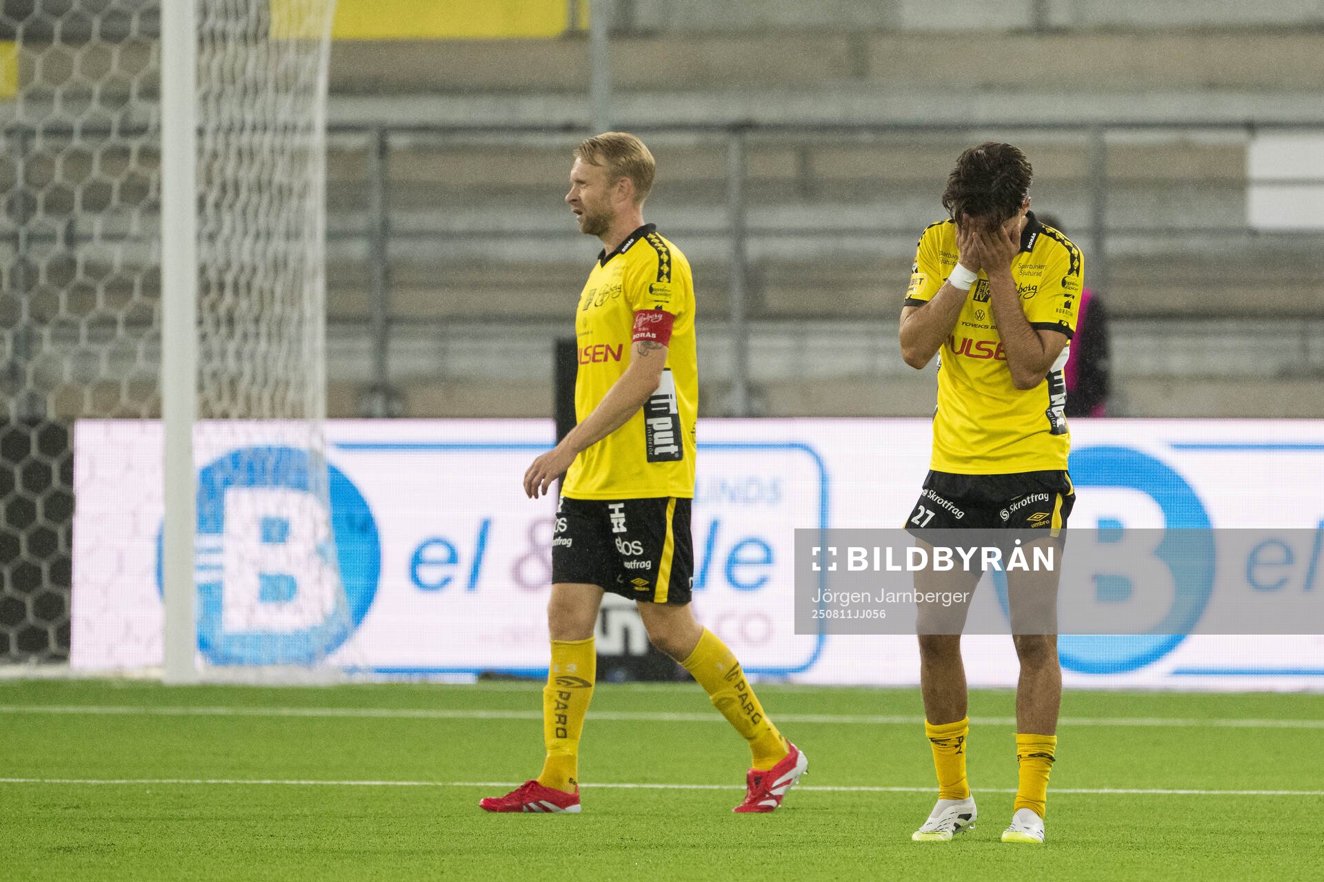 Elfsborgs Johan Larsson och Besfort Zeneli deppar