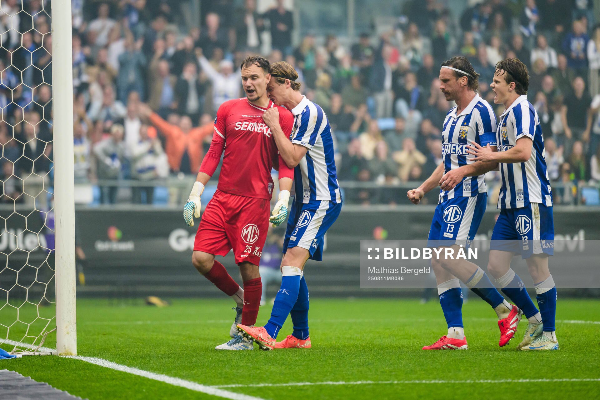 IFK Göteborgs målvakt Elis Bishesari jublar