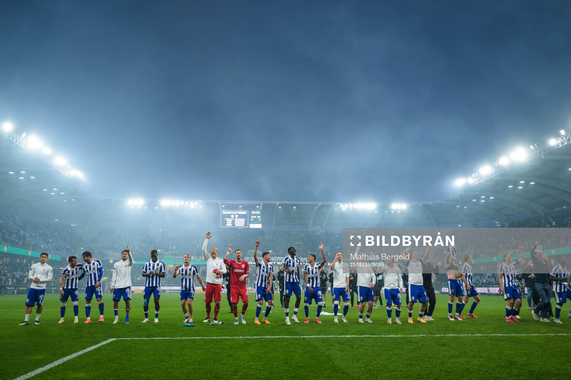 IFK Göteborgs spelare jublar