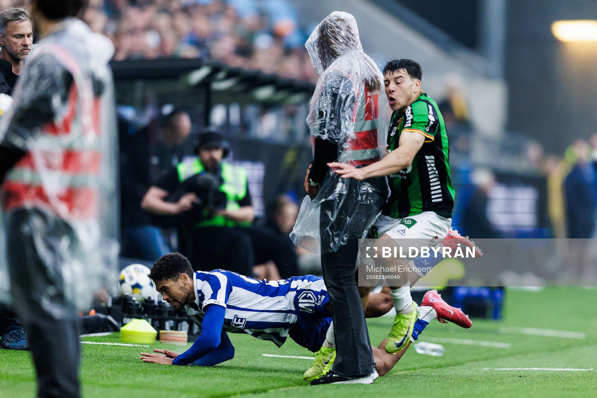 GAISs Matteo de Brienne och IFK Göteborgs Thomas Santos