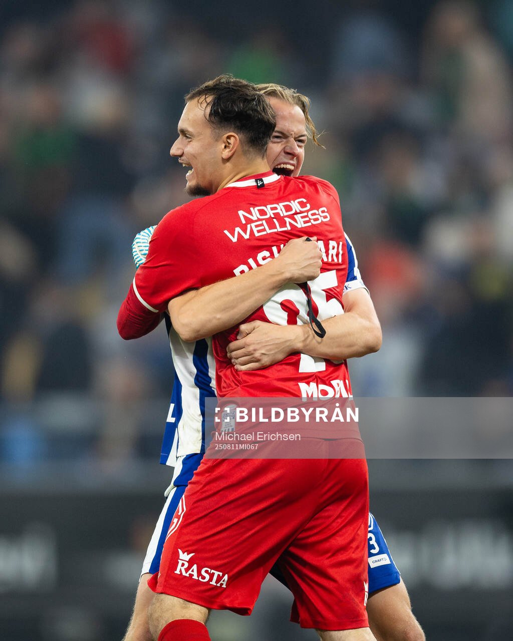 IFK Göteborgs August Erlingmark och målvakt Elis
