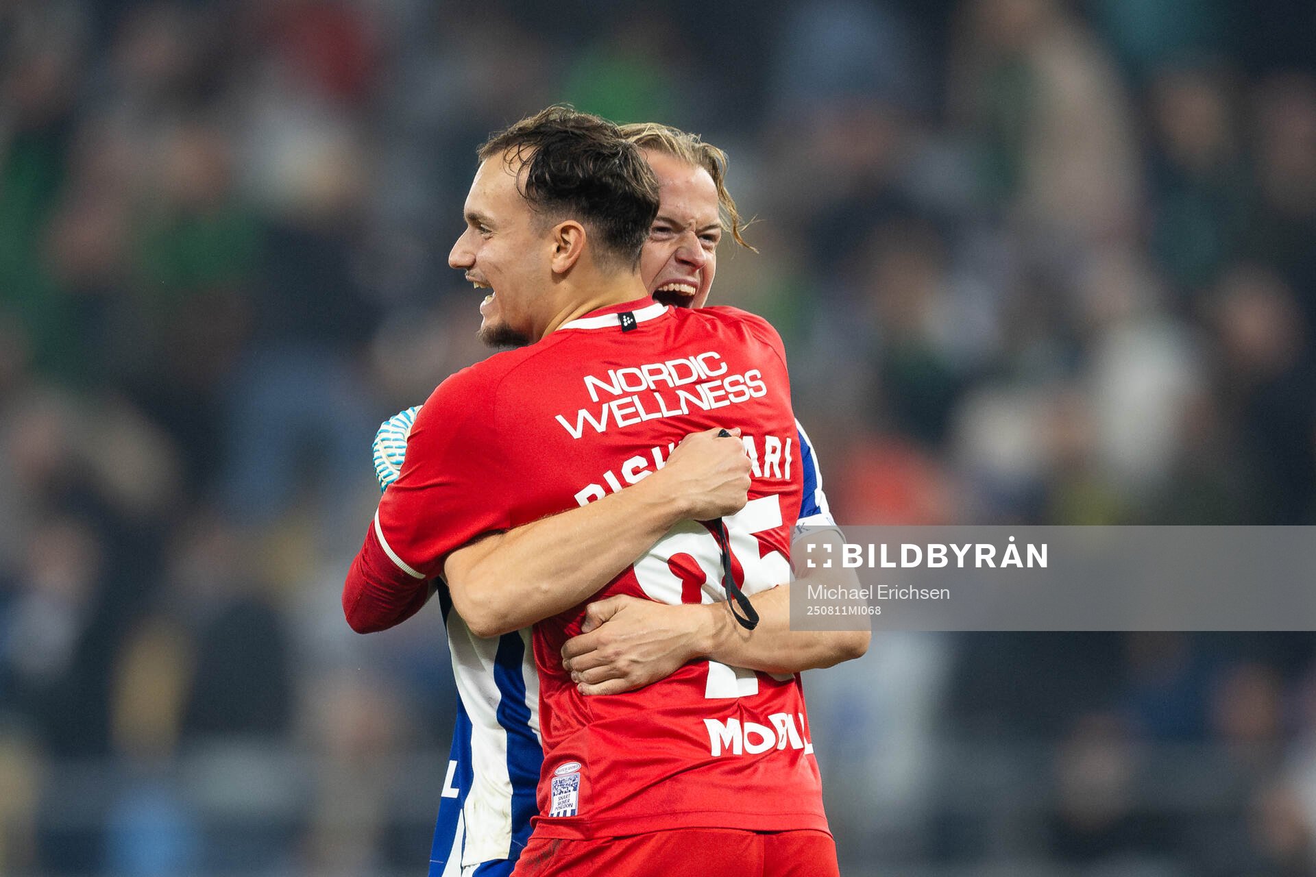 IFK Göteborgs August Erlingmark och målvakt Elis